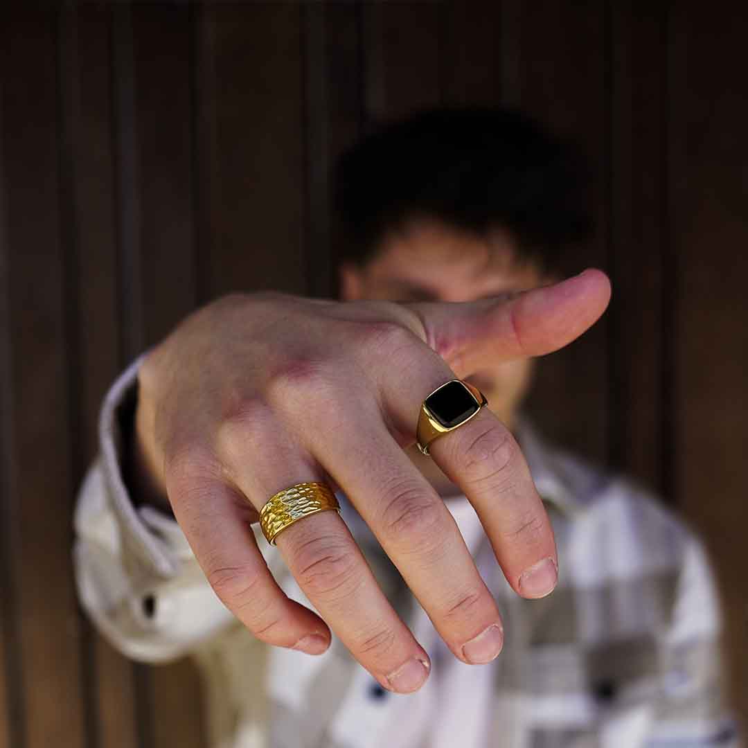 Black Onyx Signature - Guldtonet ring