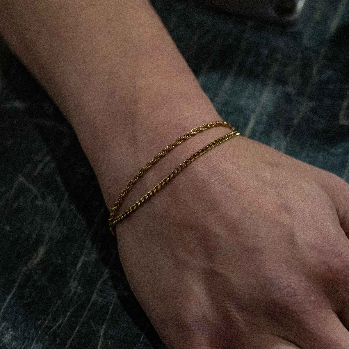 MINIMAL SEQUENCE ARMBÅND (GULD)