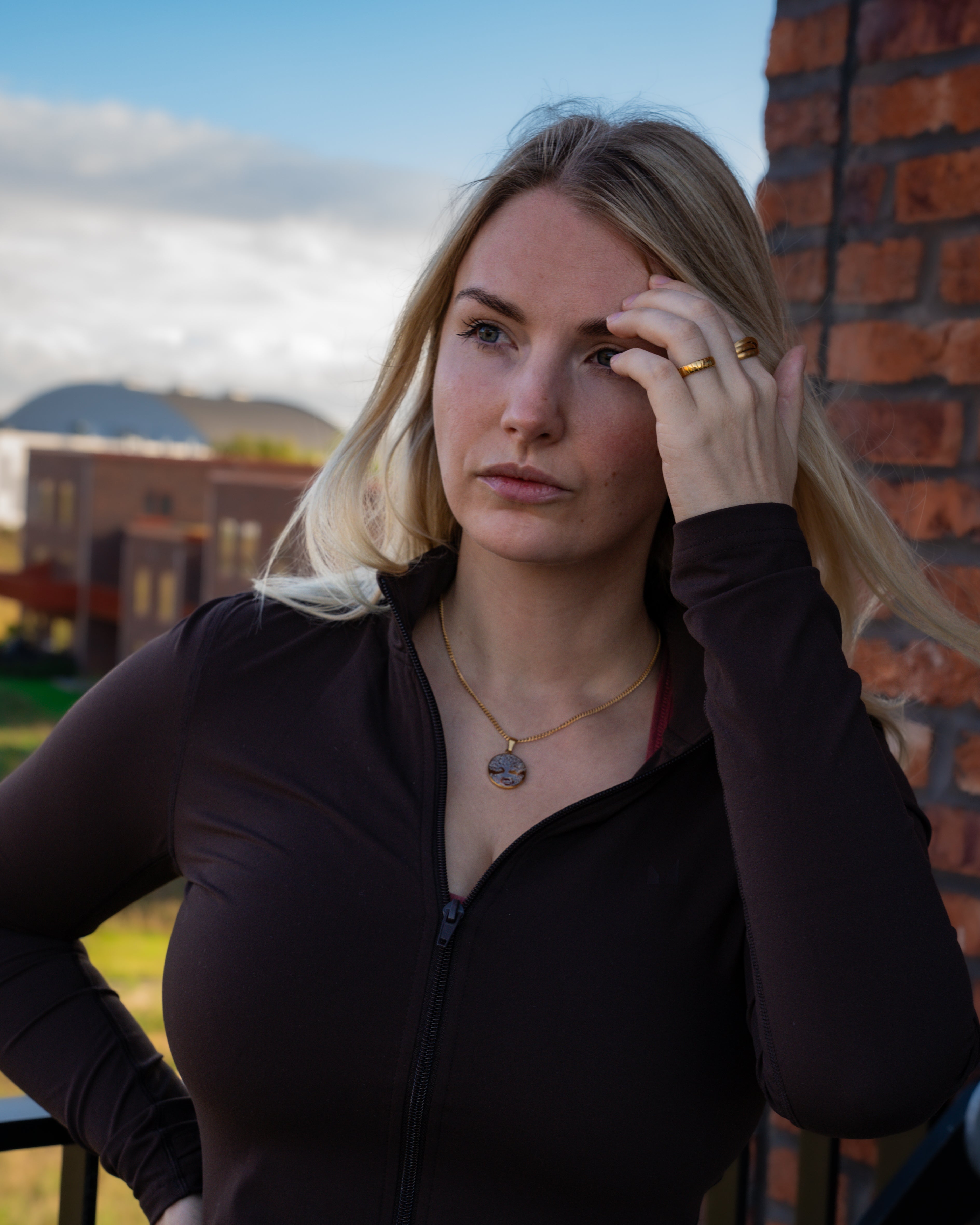 Siempre Cut band, Guldbelagt ring