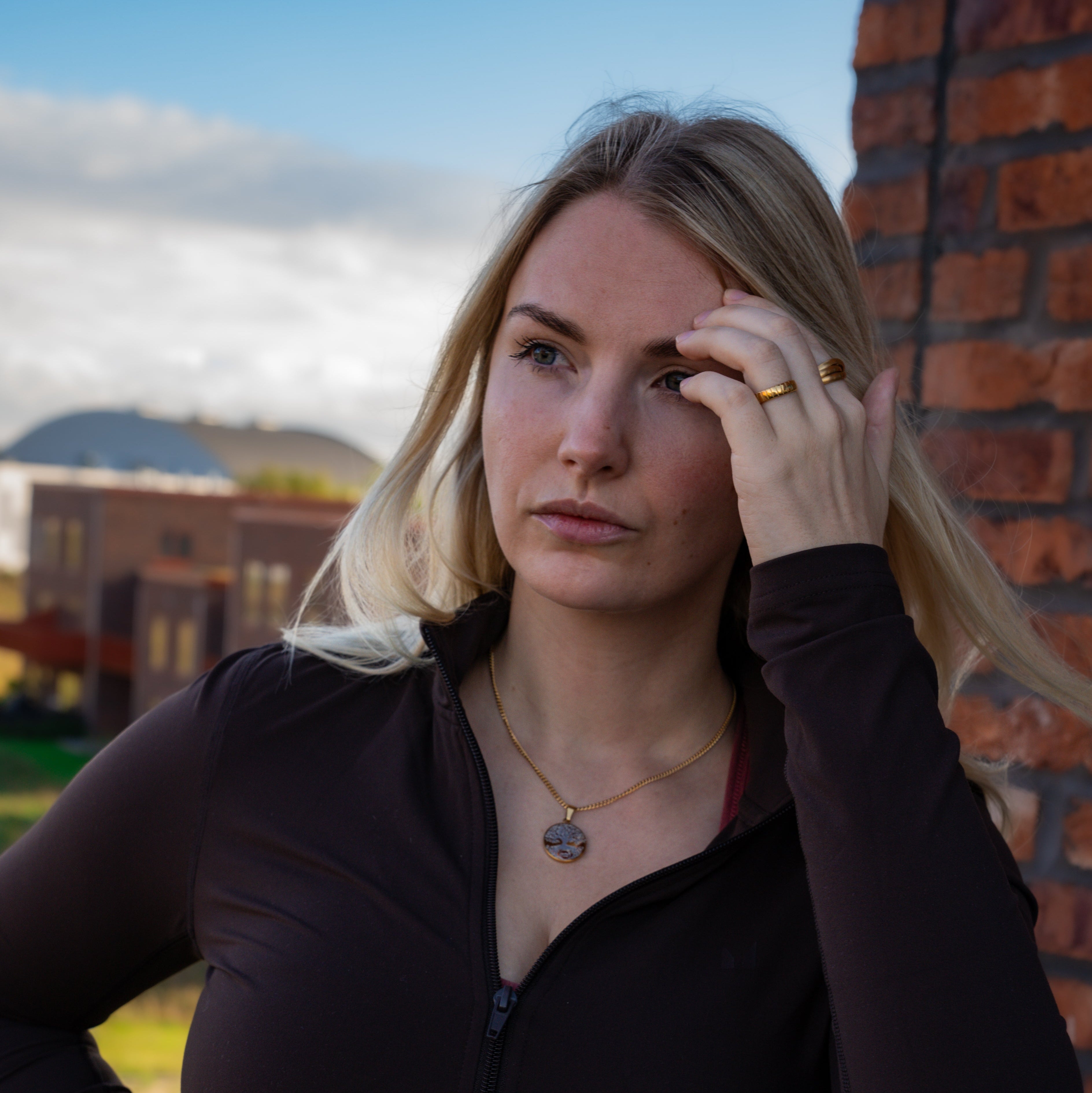 Siempre Cut band, Guldbelagt ring