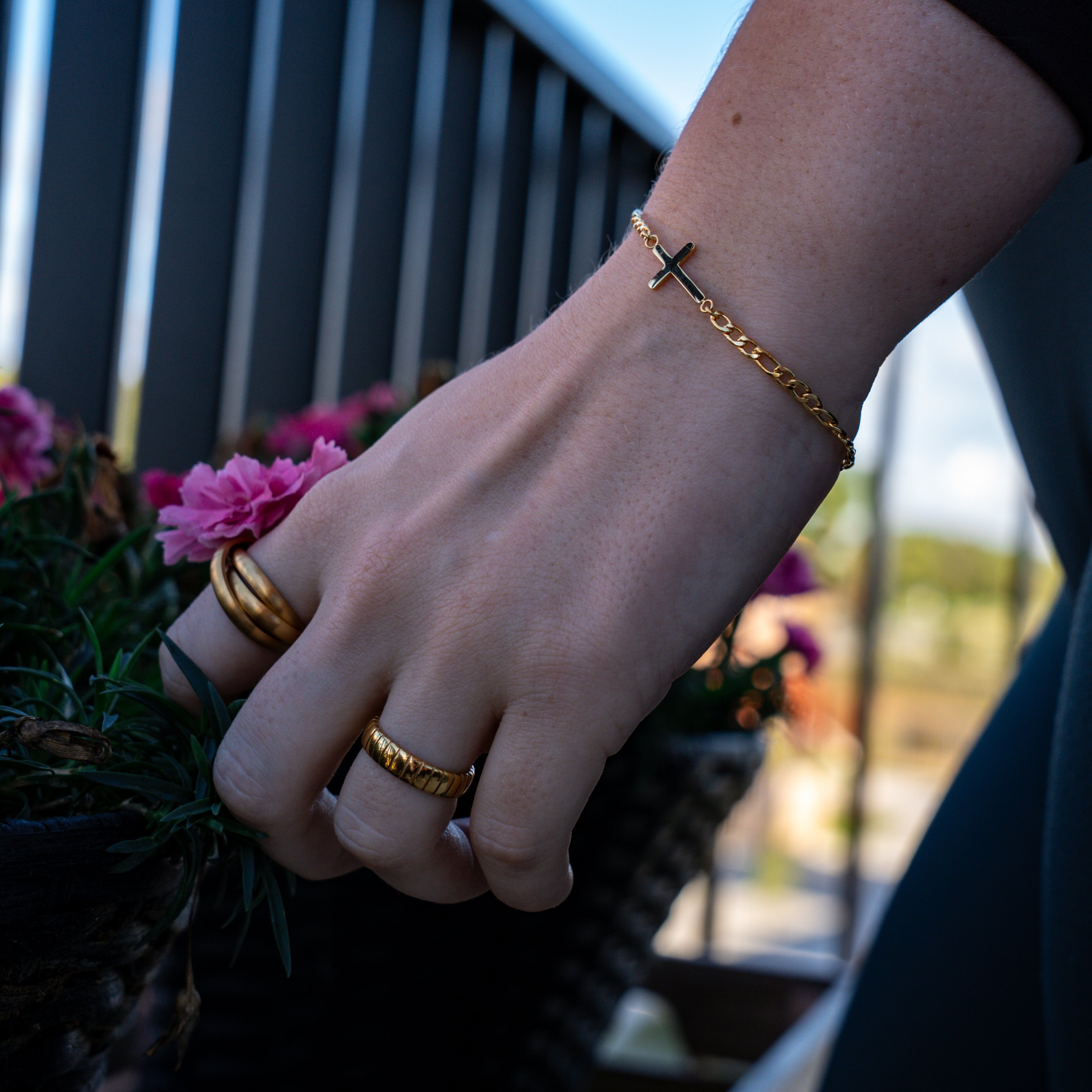 Siempre Cut band, Guldbelagt ring