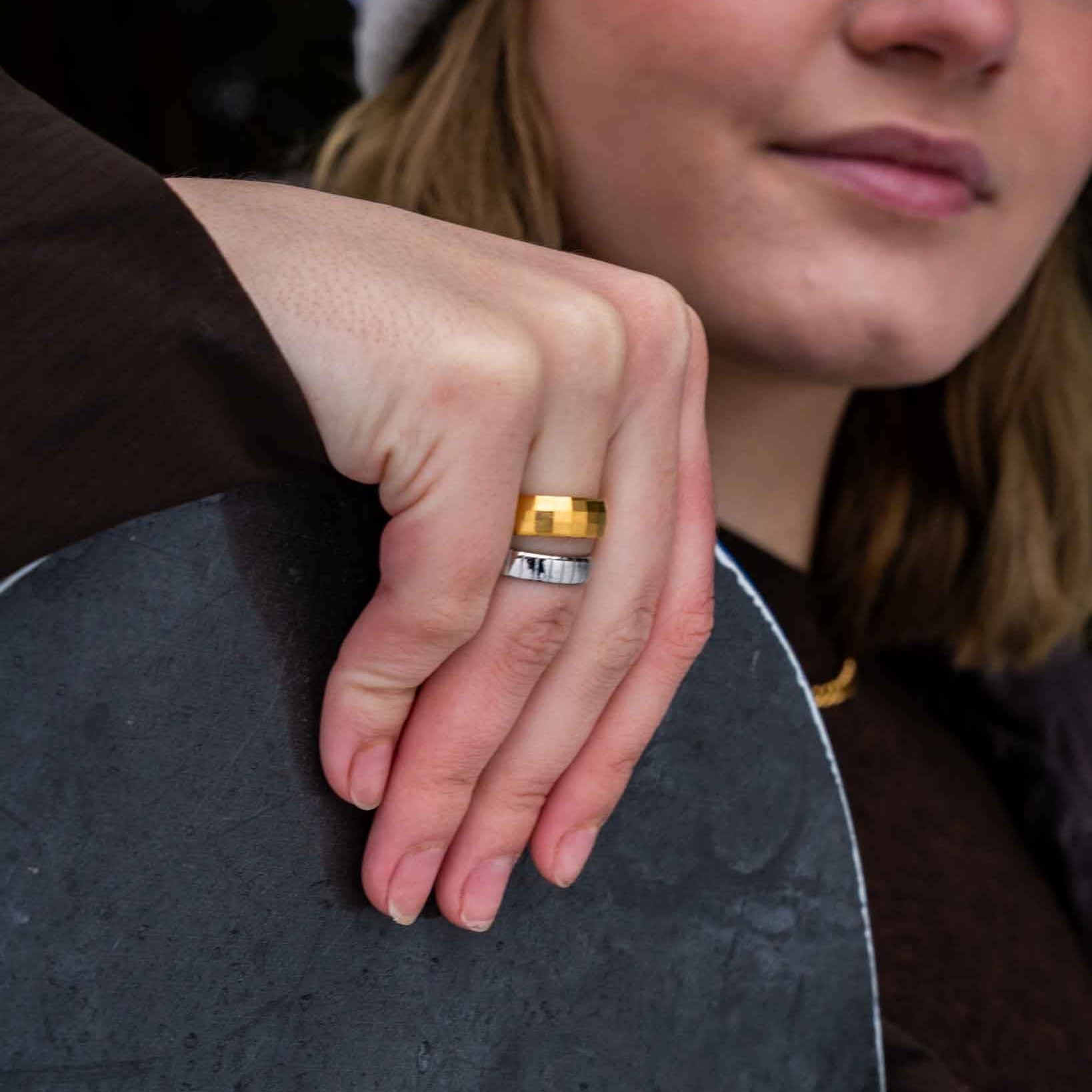 Siempre Cushion band, Guldtbelagt ring