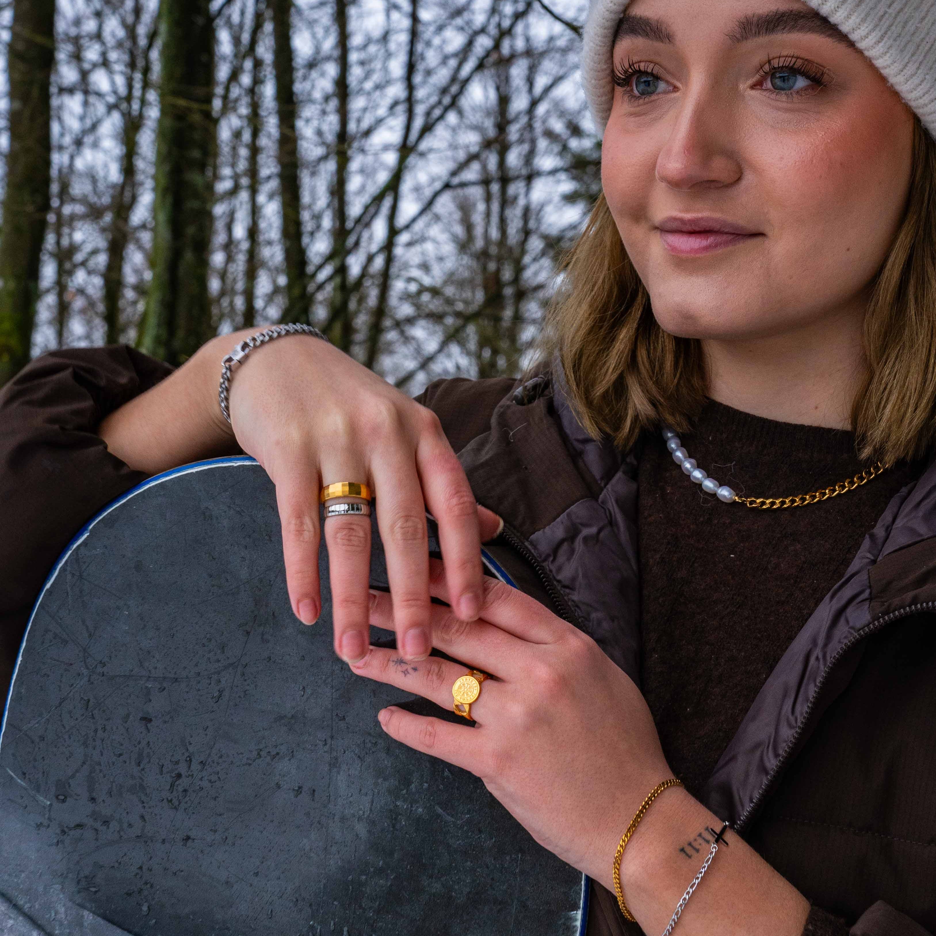 Sequence armbånd, Sølvtonet