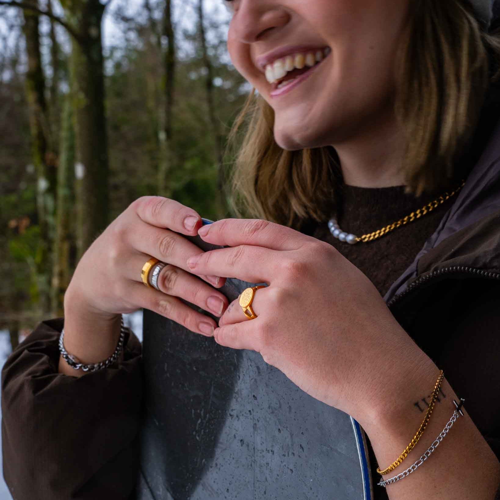 Vegvisir Chain Signature, Guldtbelagt ring