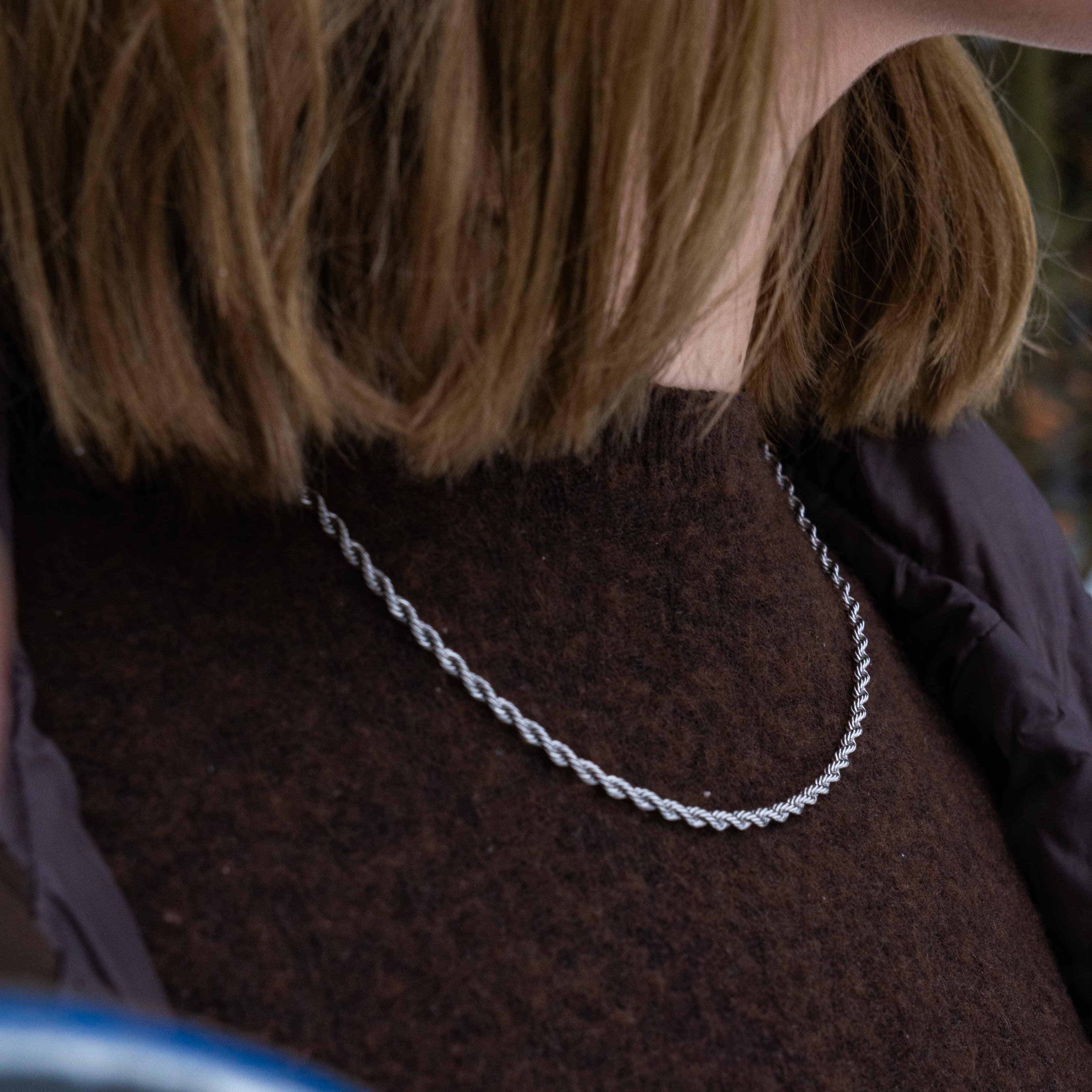 Rope halskæde, Sølvtonet