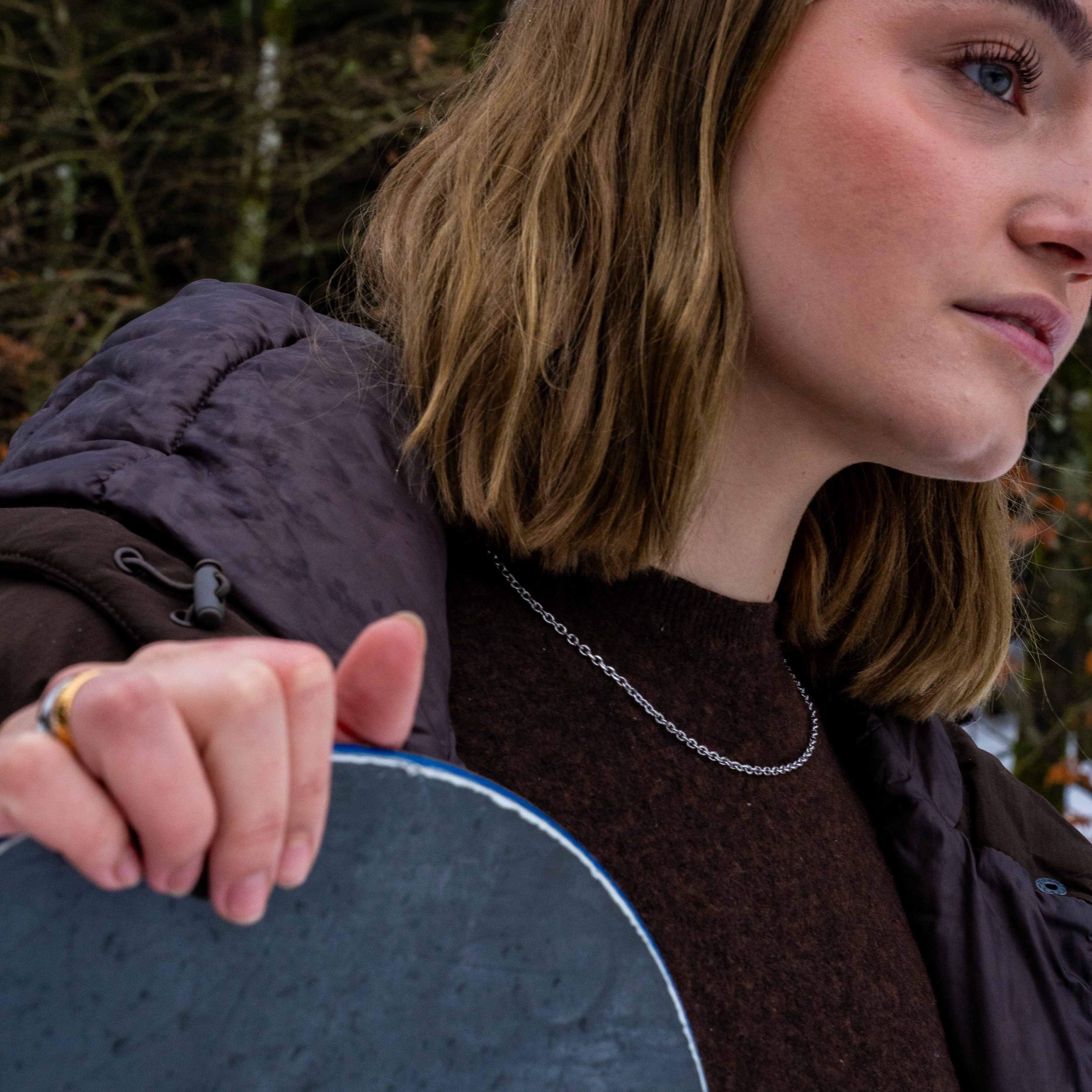 Cable halskæde, Sølvtonet