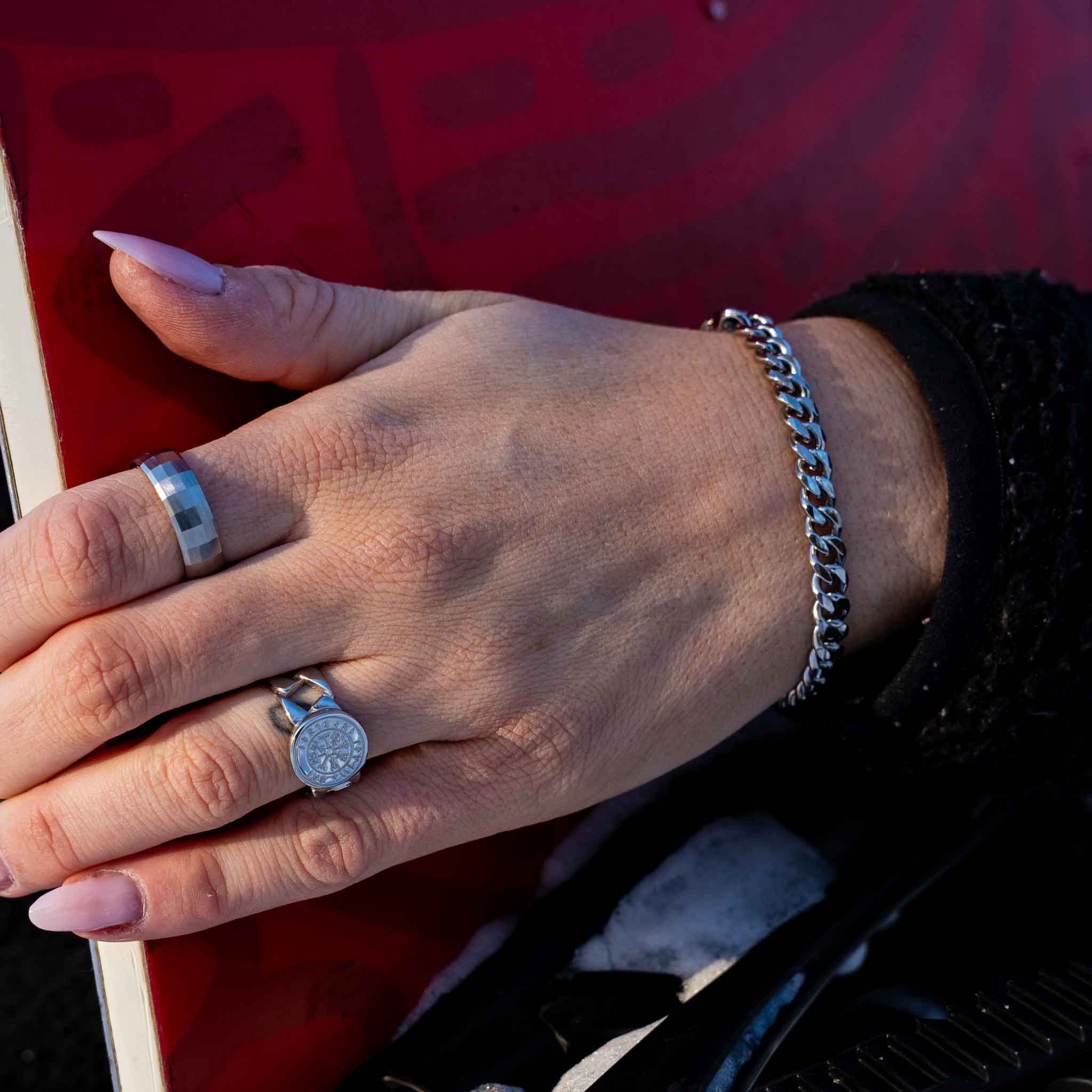 Sequence armbånd, Sølvtonet