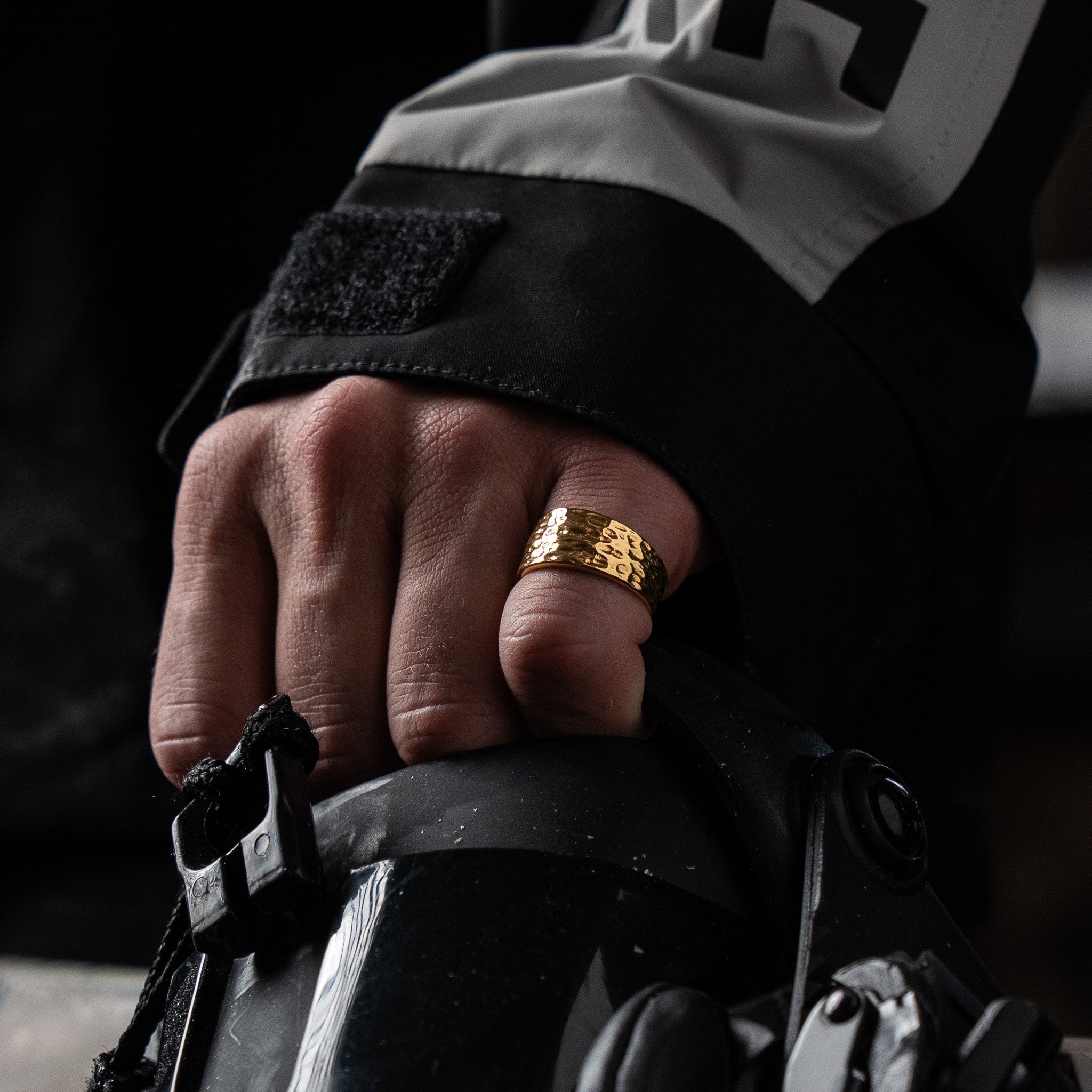 Hammered Signature - Guldtonet ring