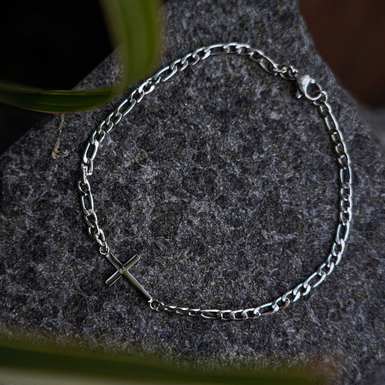 Antique Cross Armbånd, Sølvtonet
