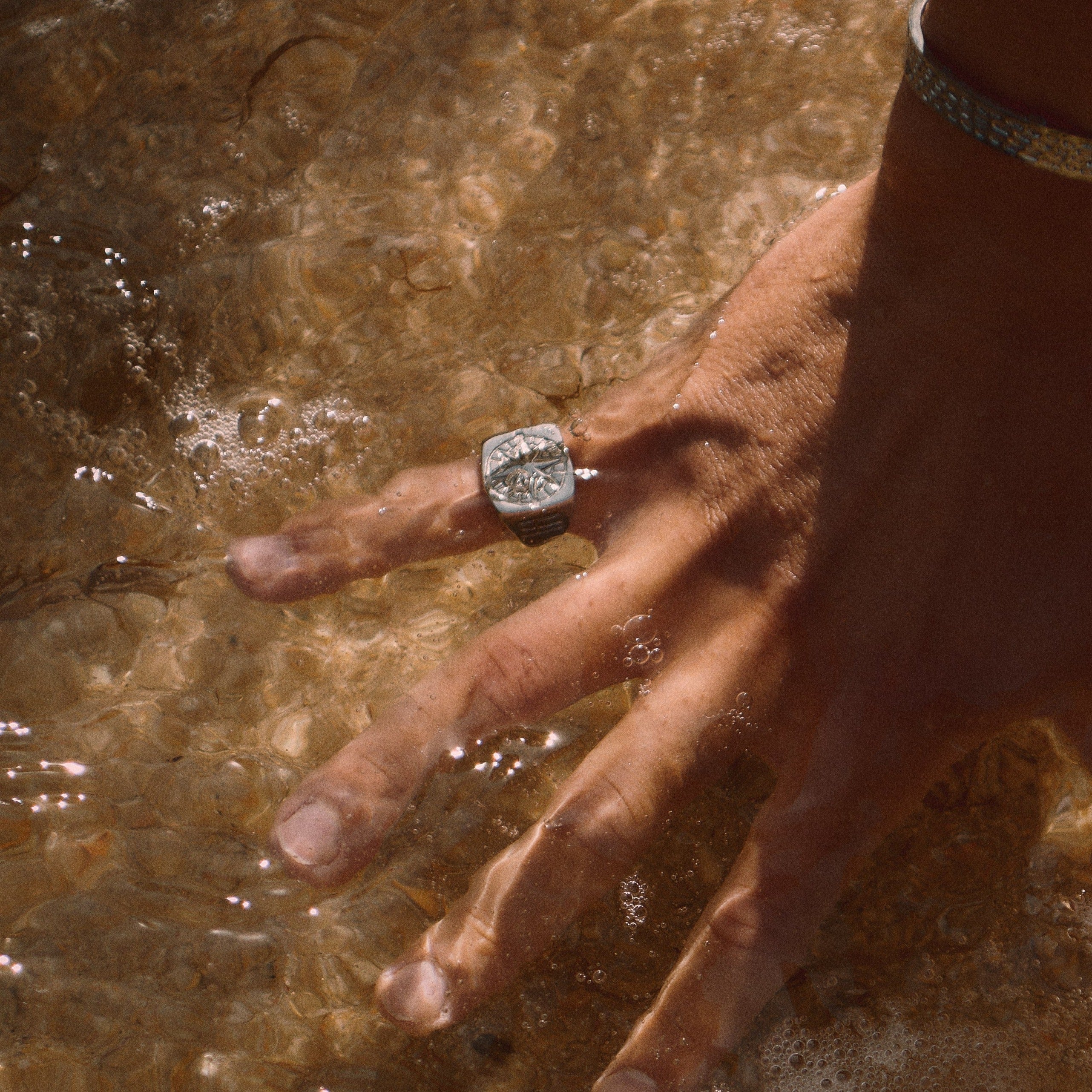 Compass Oversize Signature - Sølvtonet ring