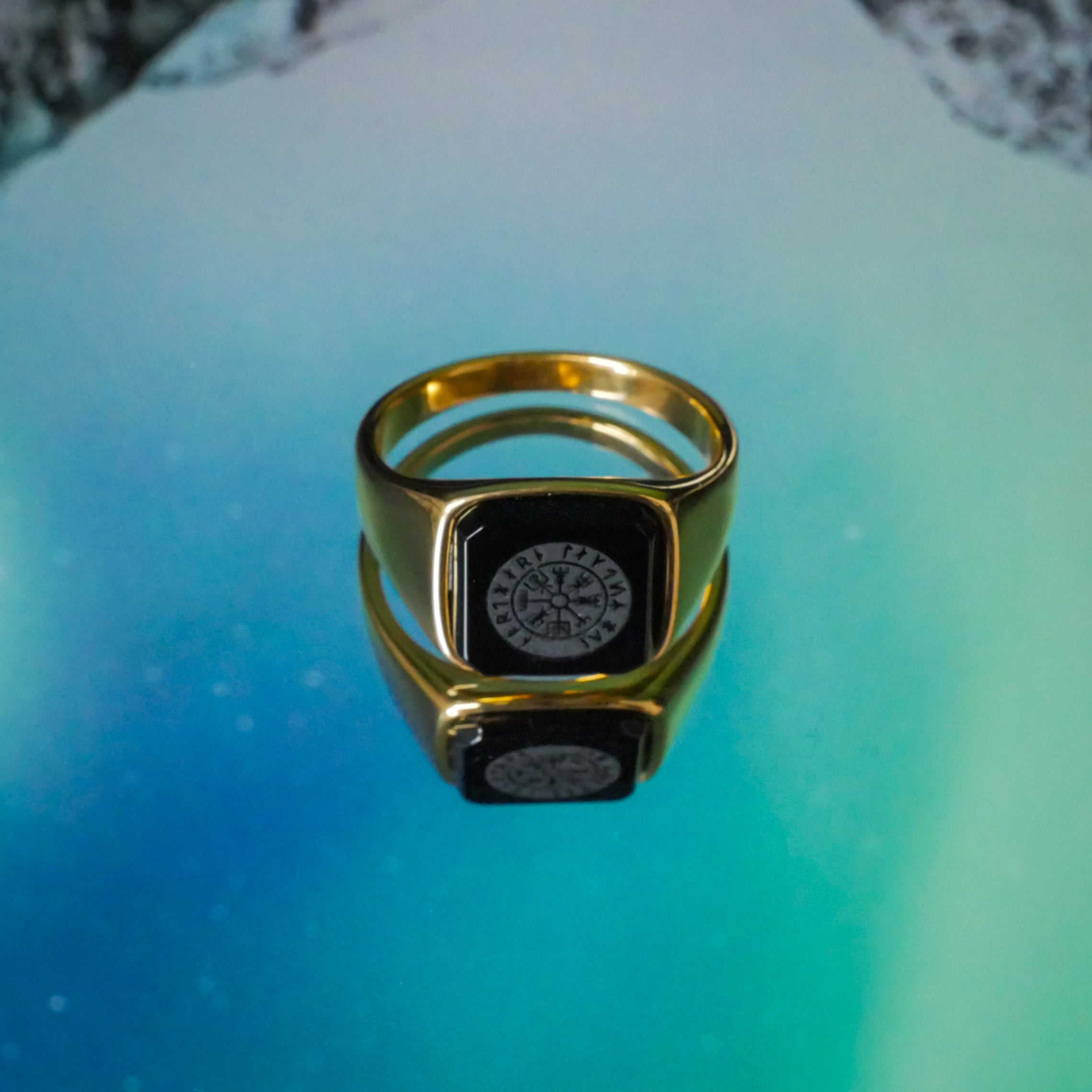 Black Onyx Vegvisir Signature - Guldtonet ring