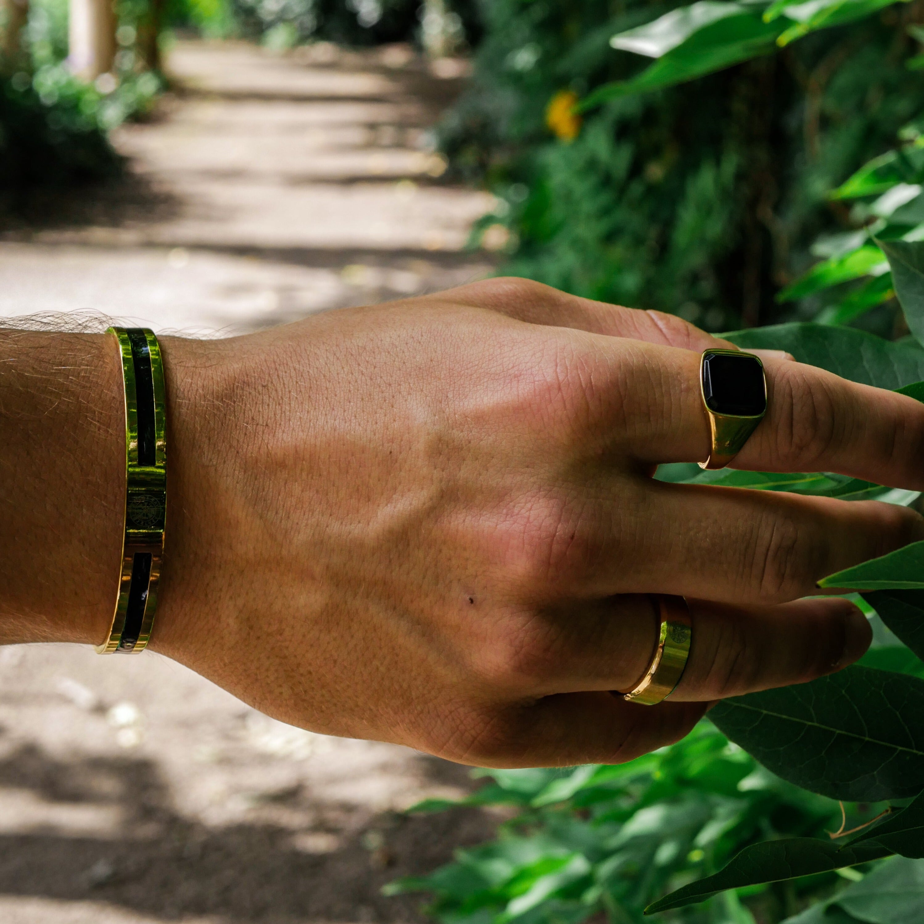 Black Onyx Signature - Guldtonet ring