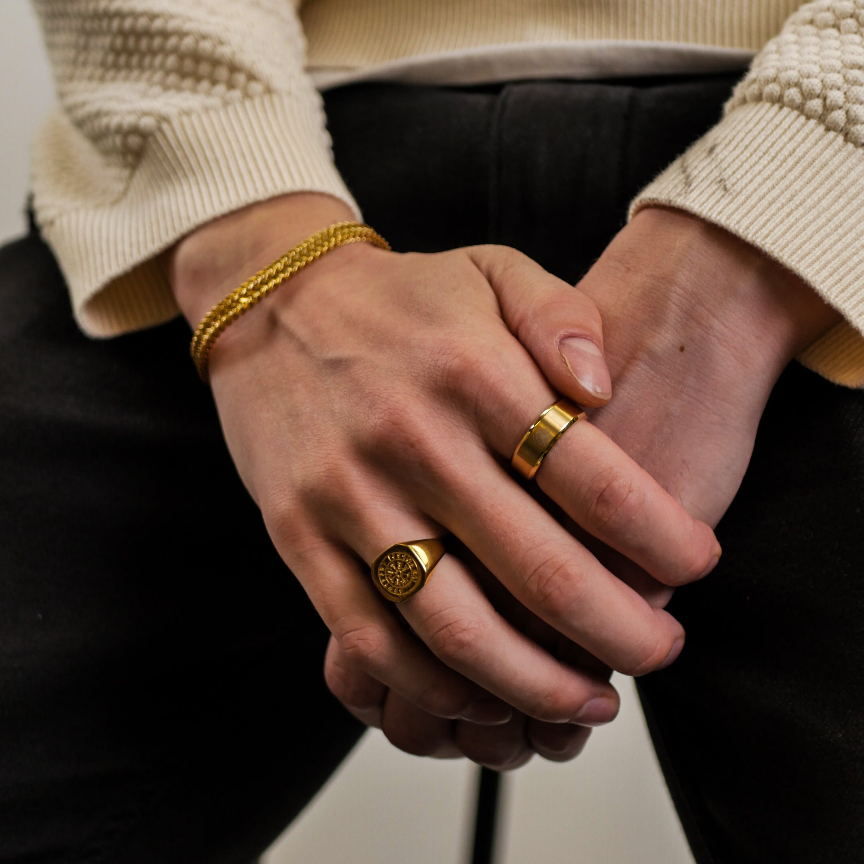 The Northguard Set - Guldtonet