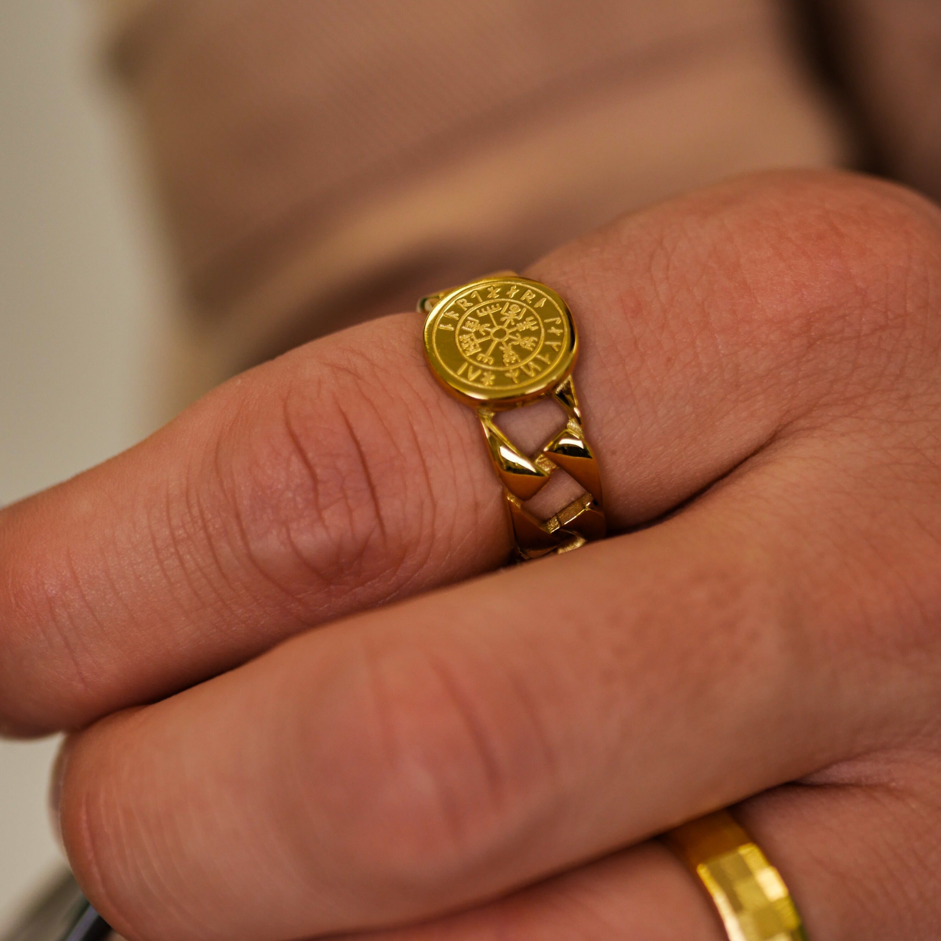 Vegvisir Chain Signature - Guldbelagt ring