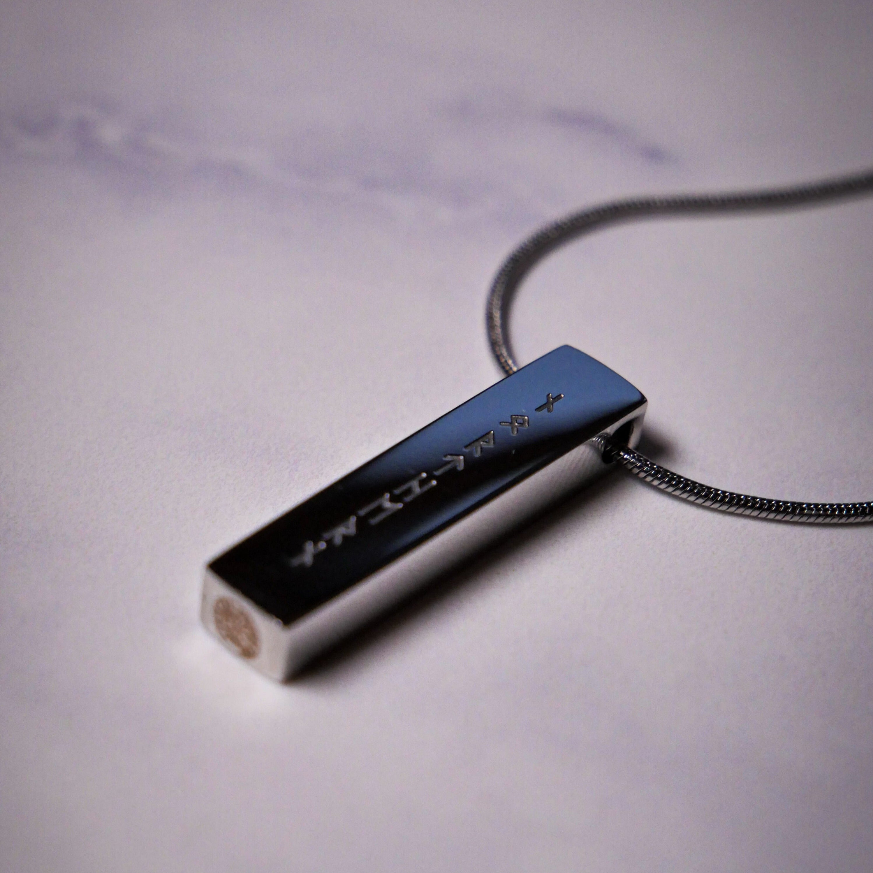 Runestone Halskæde - Sølvtonet