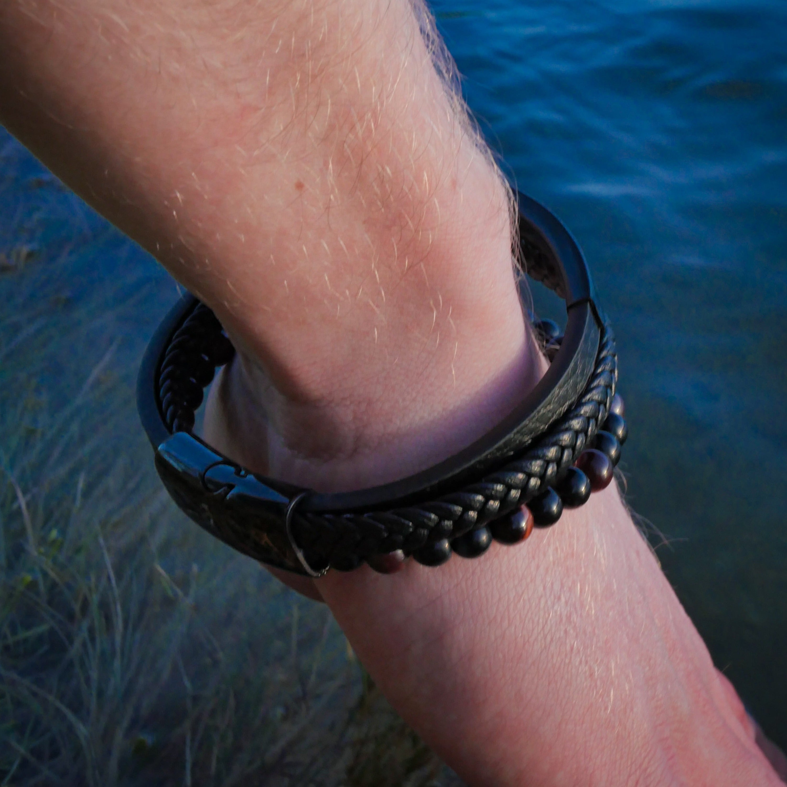 Jorgmundr Læder og Perle Armbånd