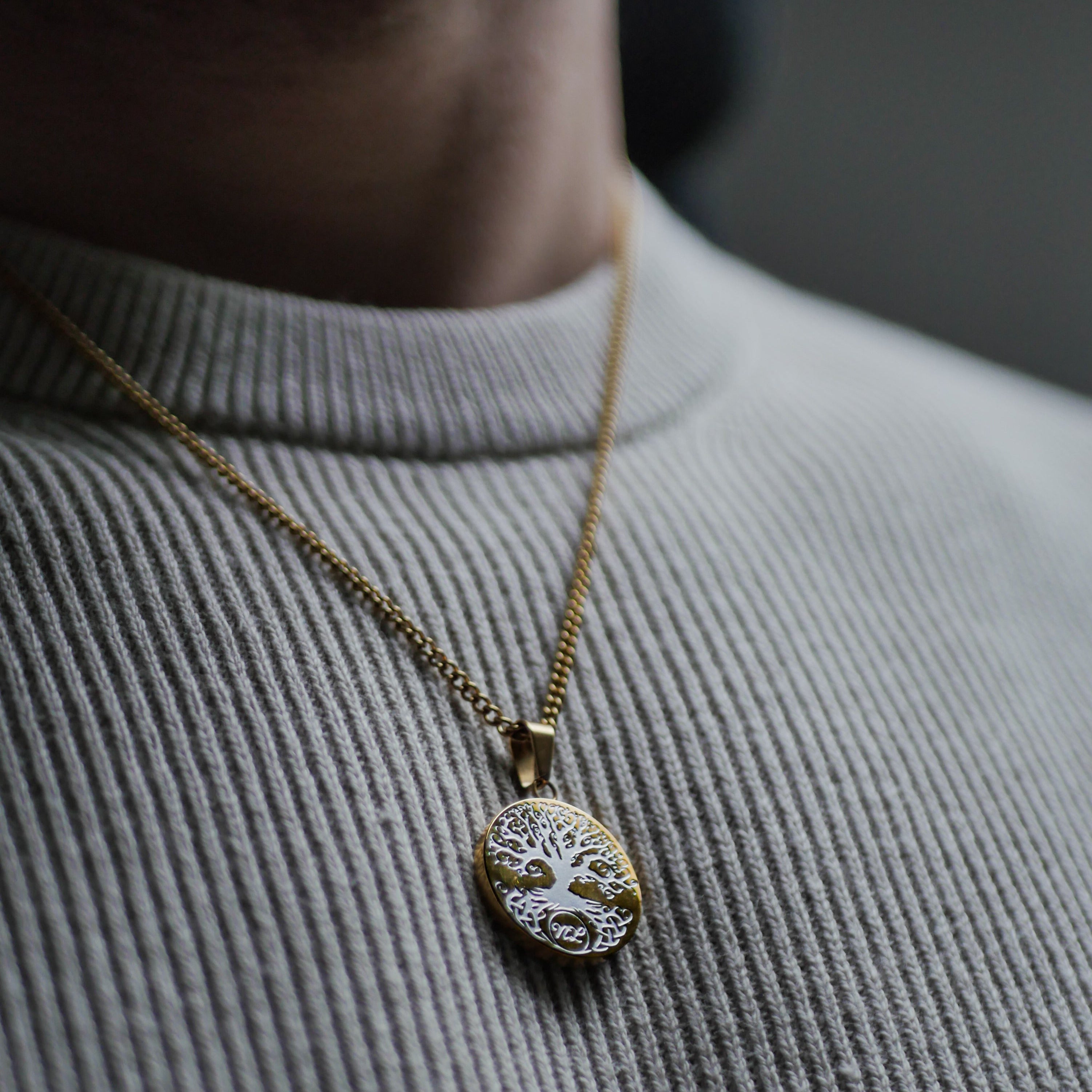 Yggdrasil halskæde, Guldbelagt