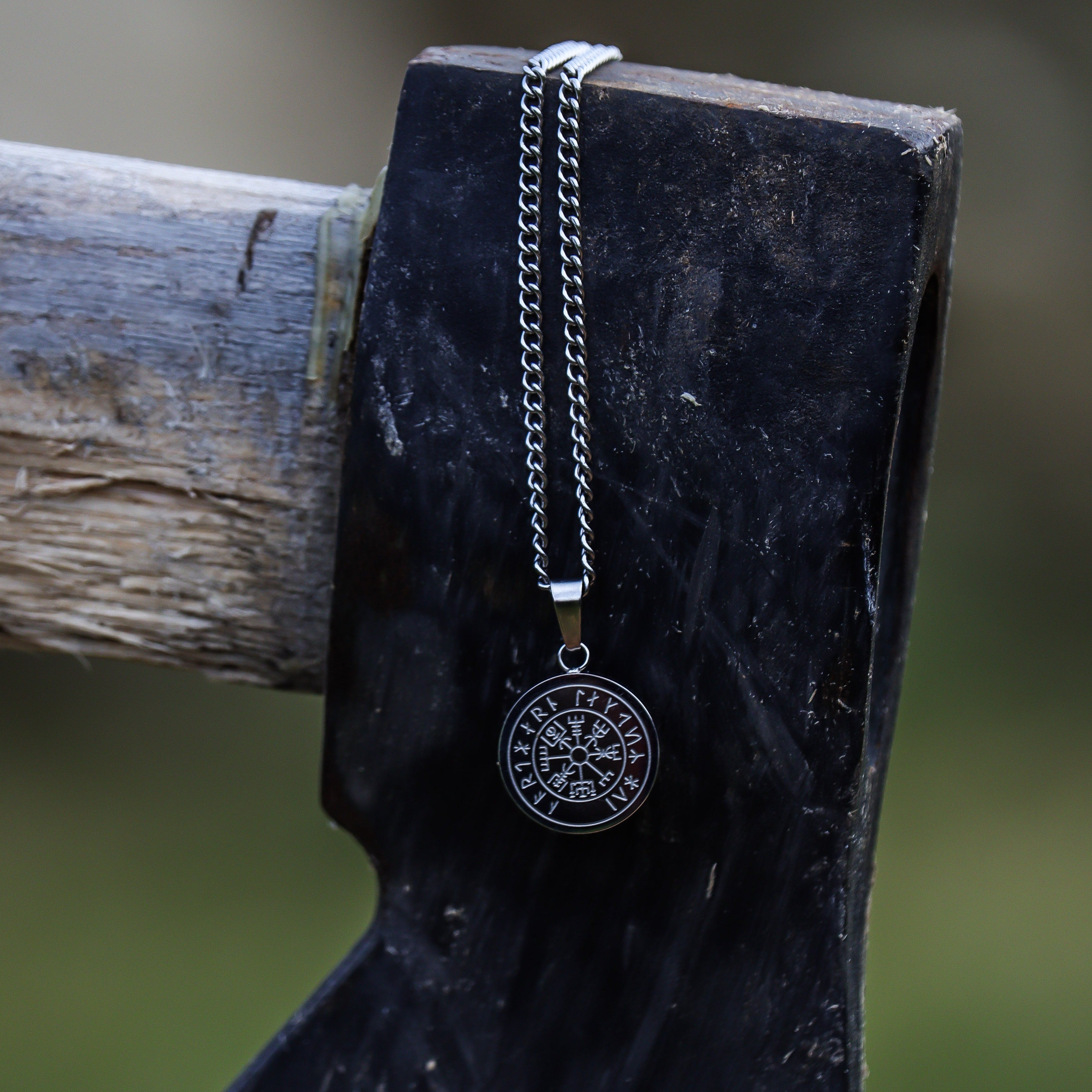 Vegvisir halskæde - Sølvtonet