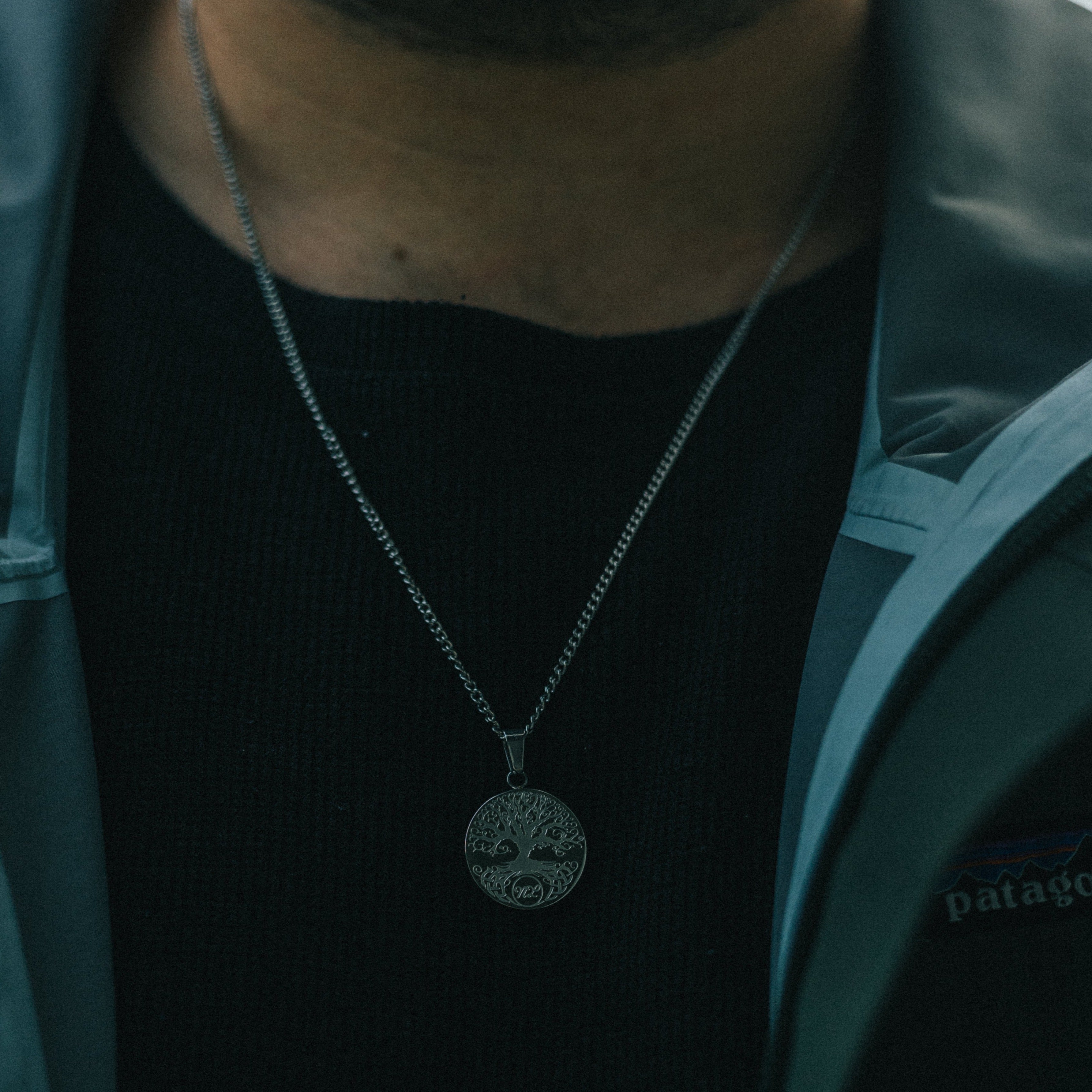 Yggdrasil halskæde - Sølvtonet