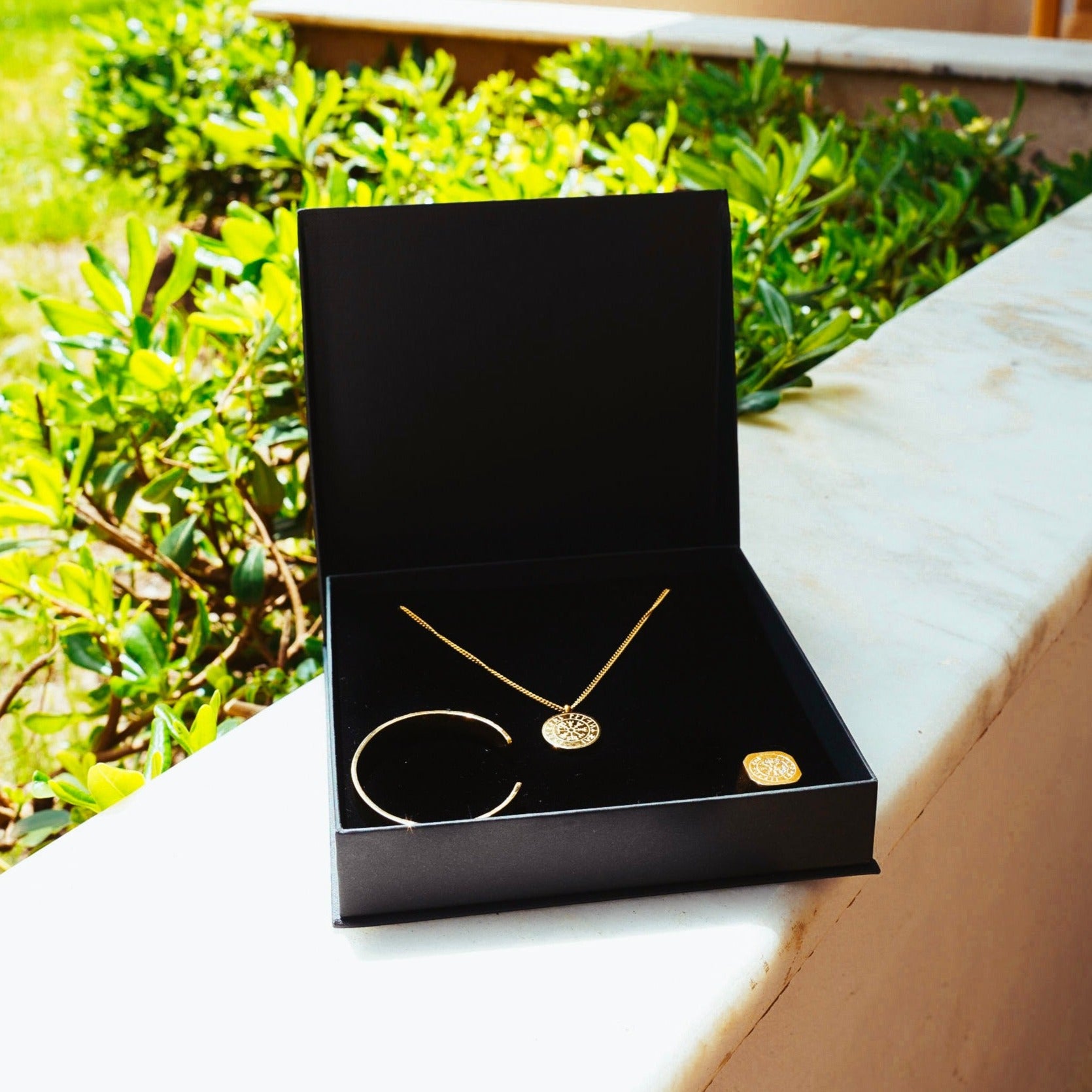 Vegvisir Oversize Signature - Guldtonet ring