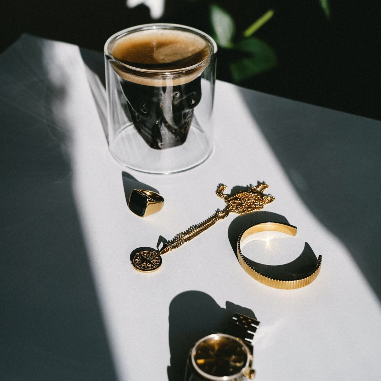 Black Onyx Oversize Signature - Guldtonet ring