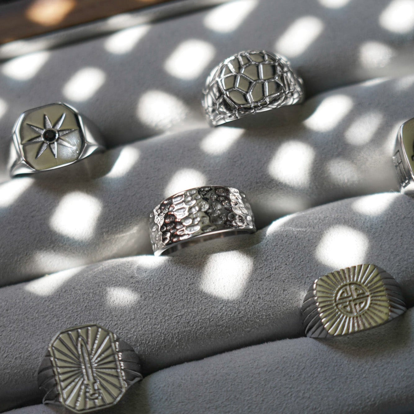 Hammered Signature - Sølvtonet ring