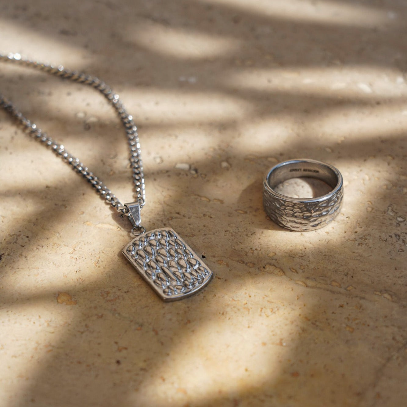 Hammered Signature - Sølvtonet ring