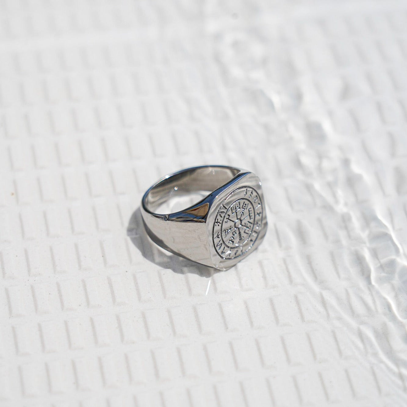 Vegvisir Oversize Signature - Sølvtonet ring