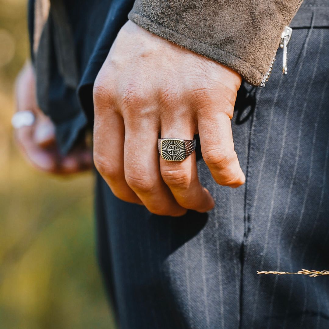 Knot Signature - Sølvtonet ring