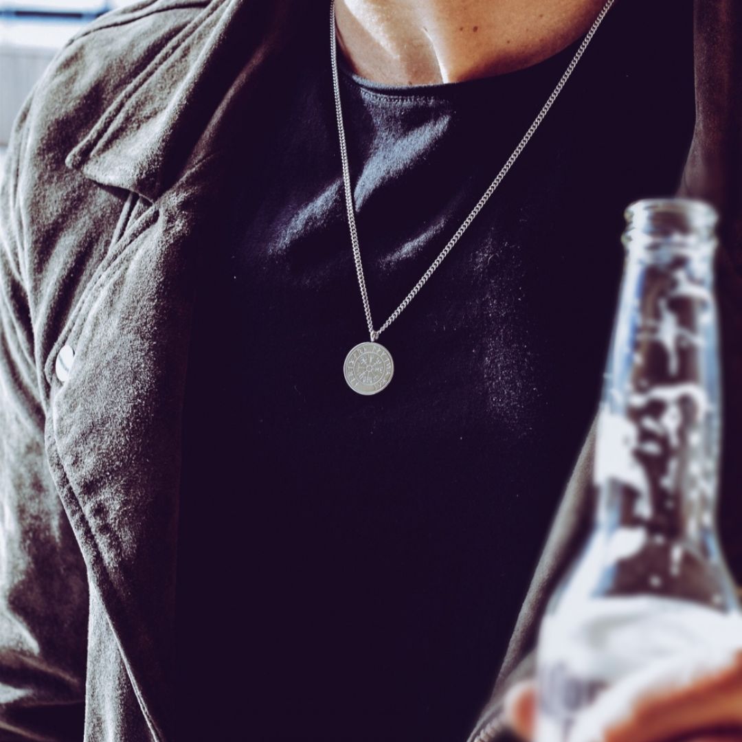 Vegvisir halskæde - Sølvtonet