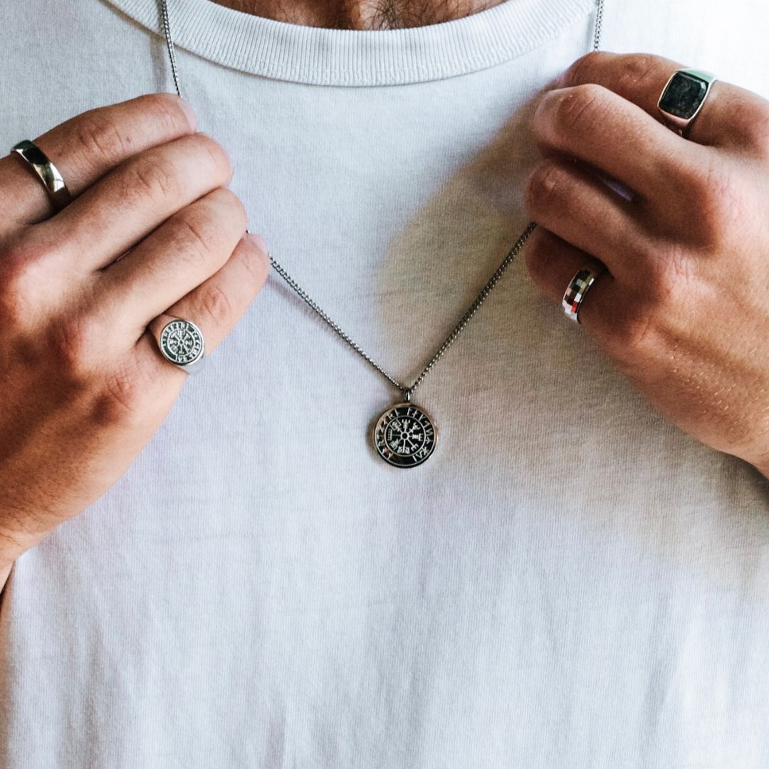 Vegvisir halskæde - Sølvtonet