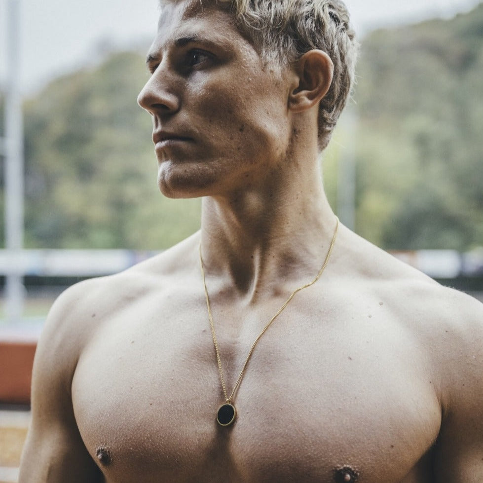 Black Onyx halskæde - Guldtonet