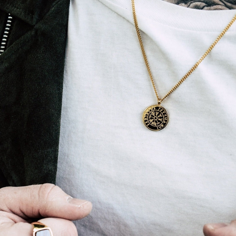Vegvisir halskæde - Guldtonet