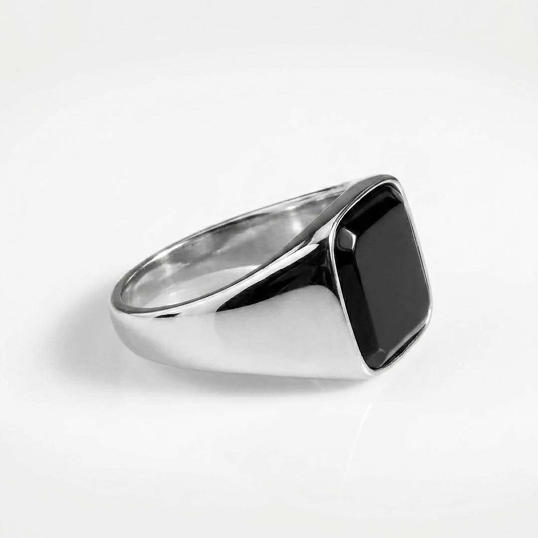 BLACK ONYX SIGNATURRING (SØLV)