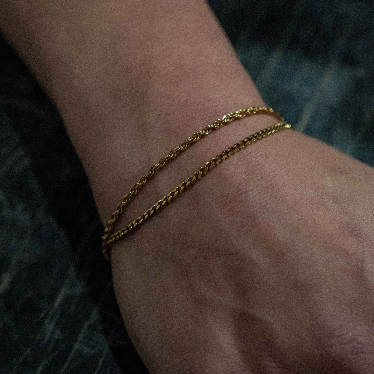 MINIMAL SEQUENCE ARMBÅND (GULD)