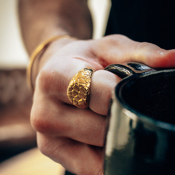EARTHQUAKE SIGNATURE RING (GULD)
