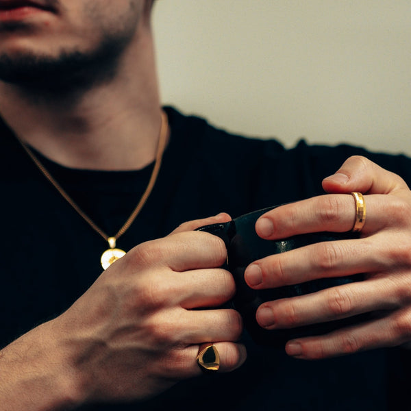 SIEMPRE CUSHION BAND RING (GULD)