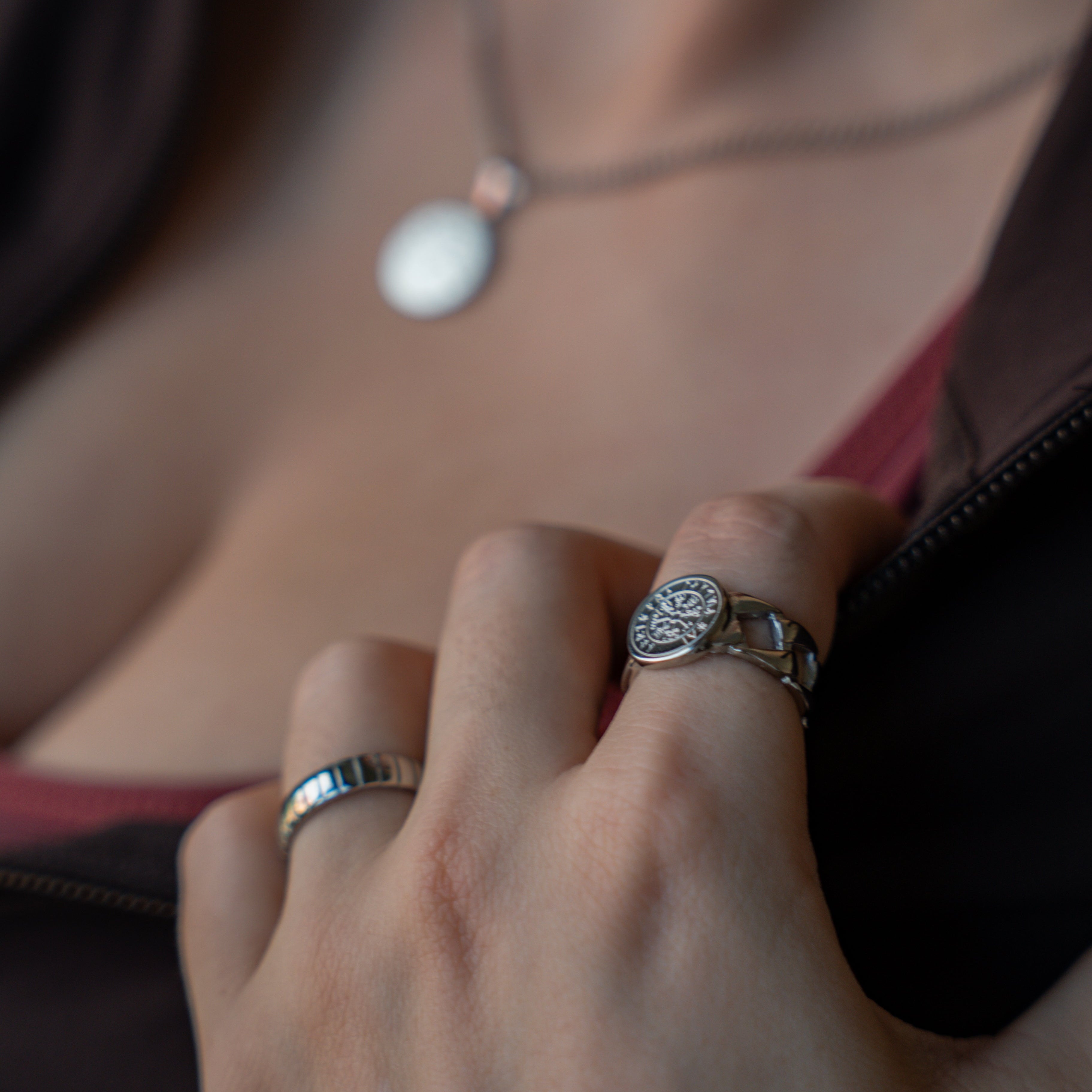 Vegvisir Chain Signature, Sølvtonet ring