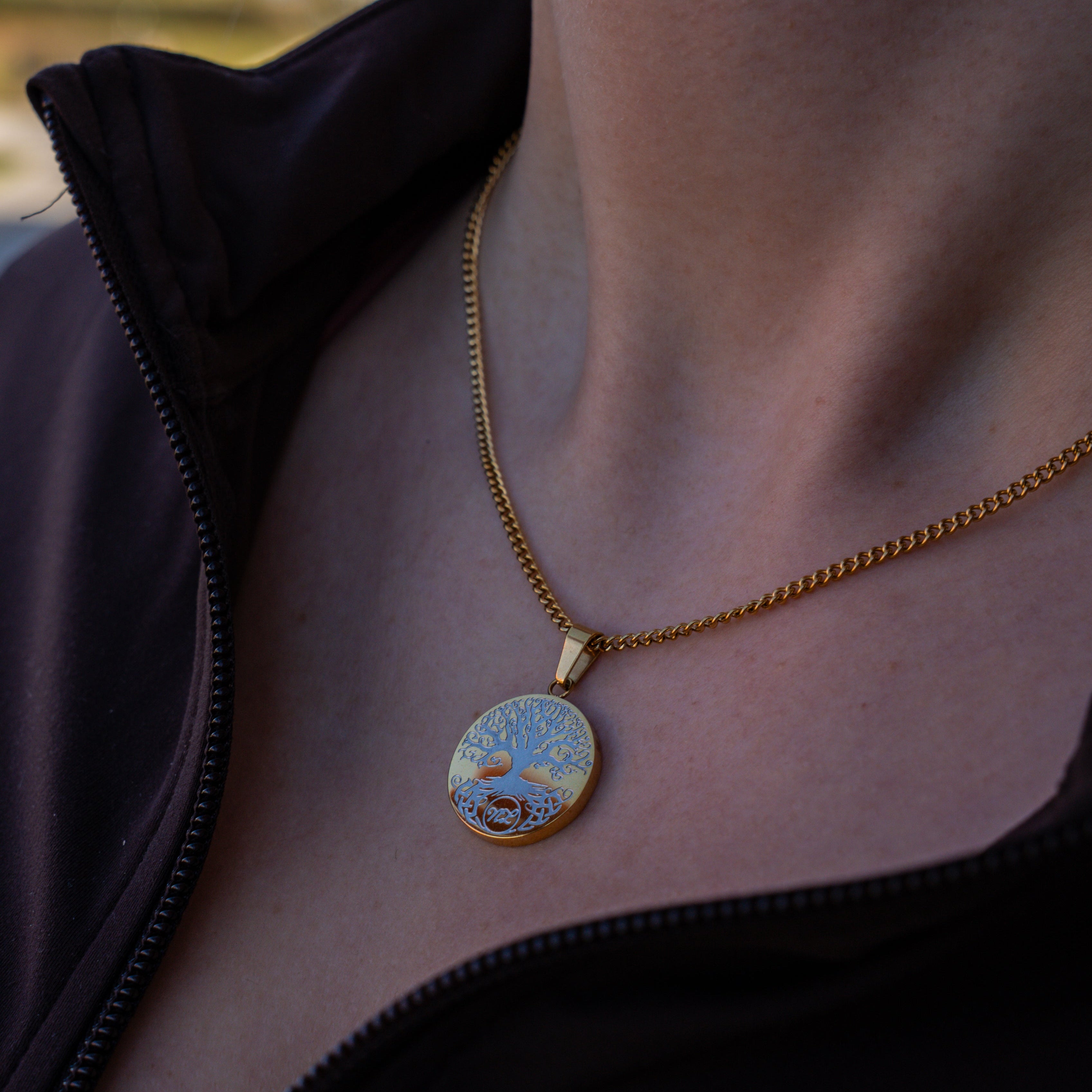 Yggdrasil halskæde, Guldbelagt