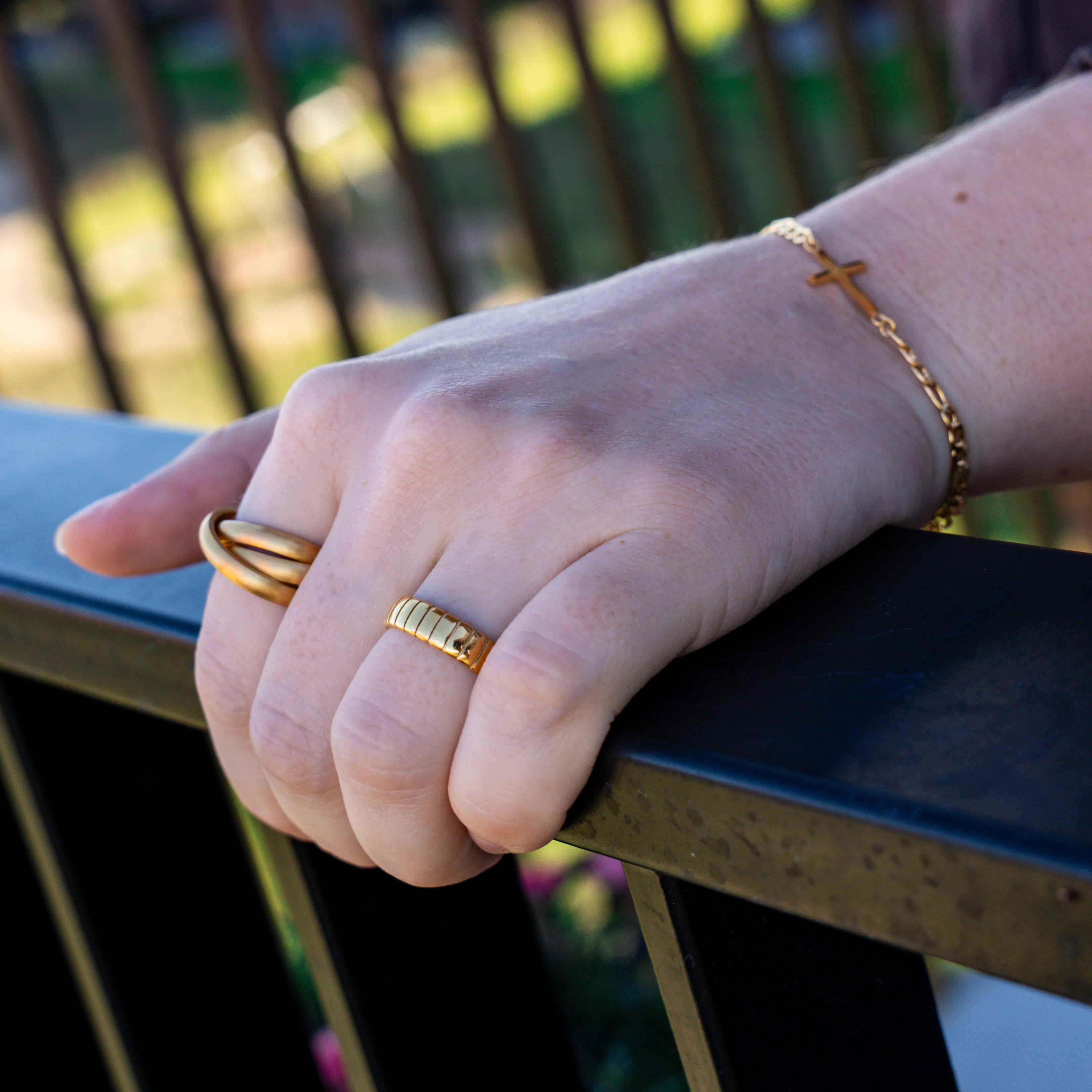 Siempre Cut band, Guldbelagt ring