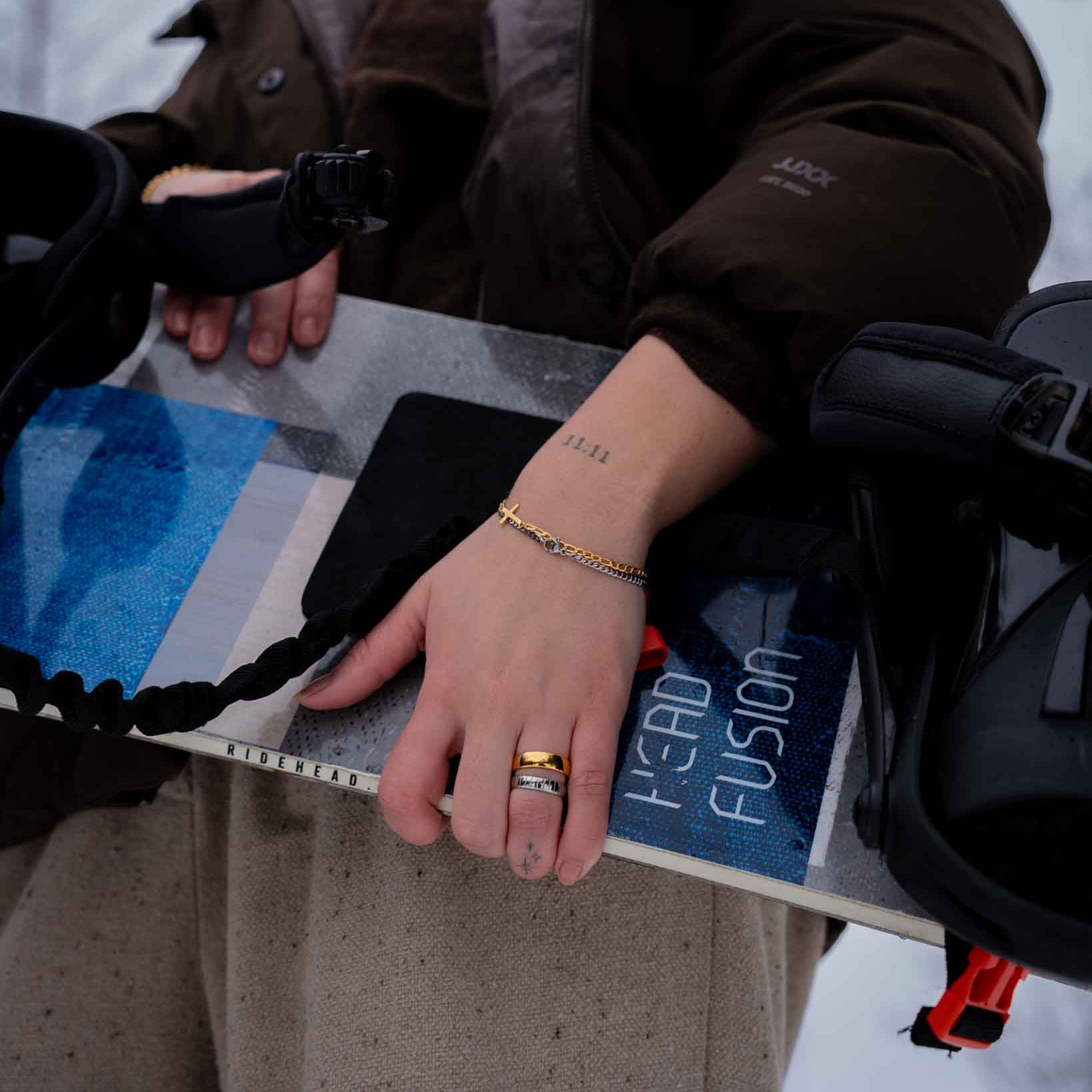 Siempre Cut band, Sølvtonet ring