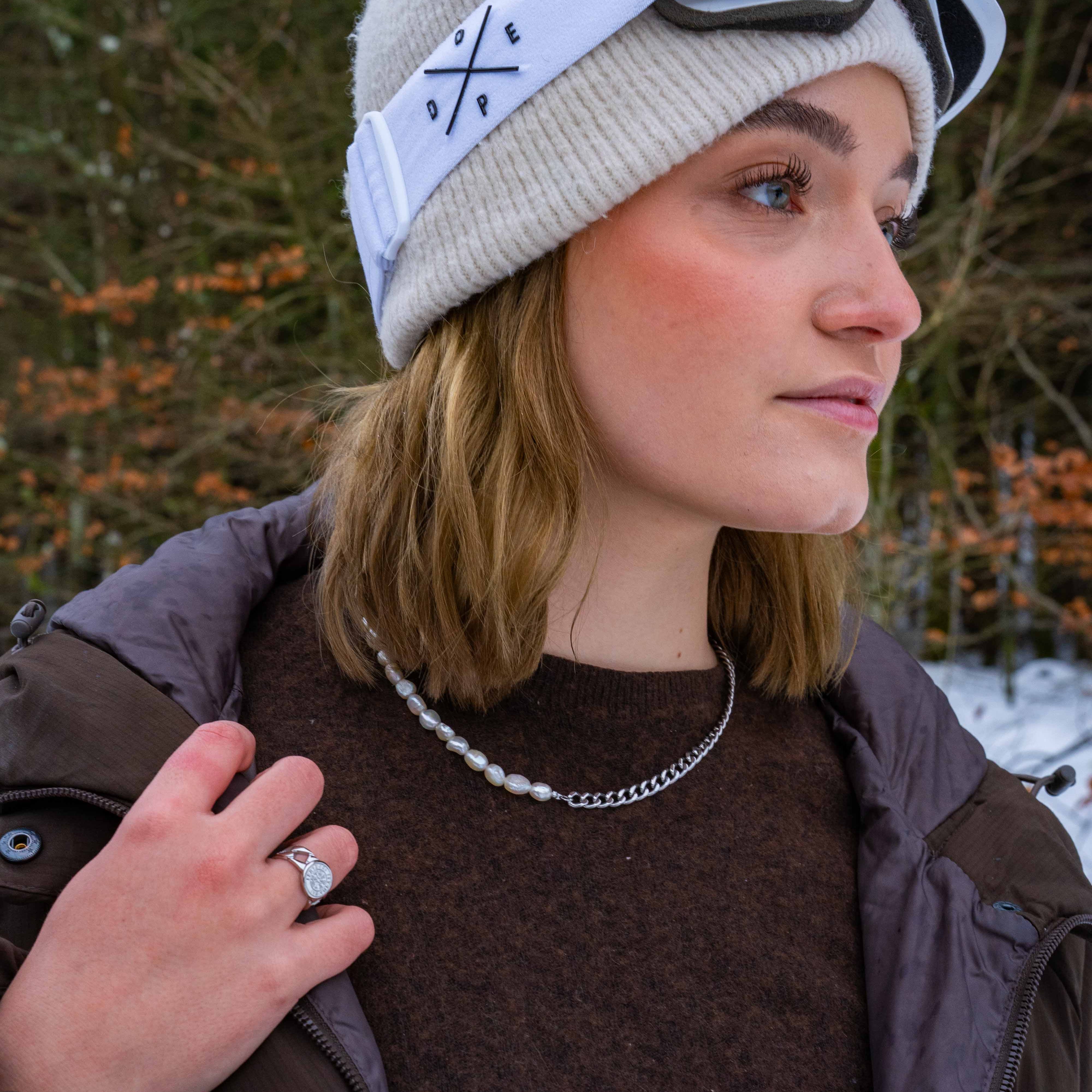 Kattegat Perle halskæde, Sølvtonet