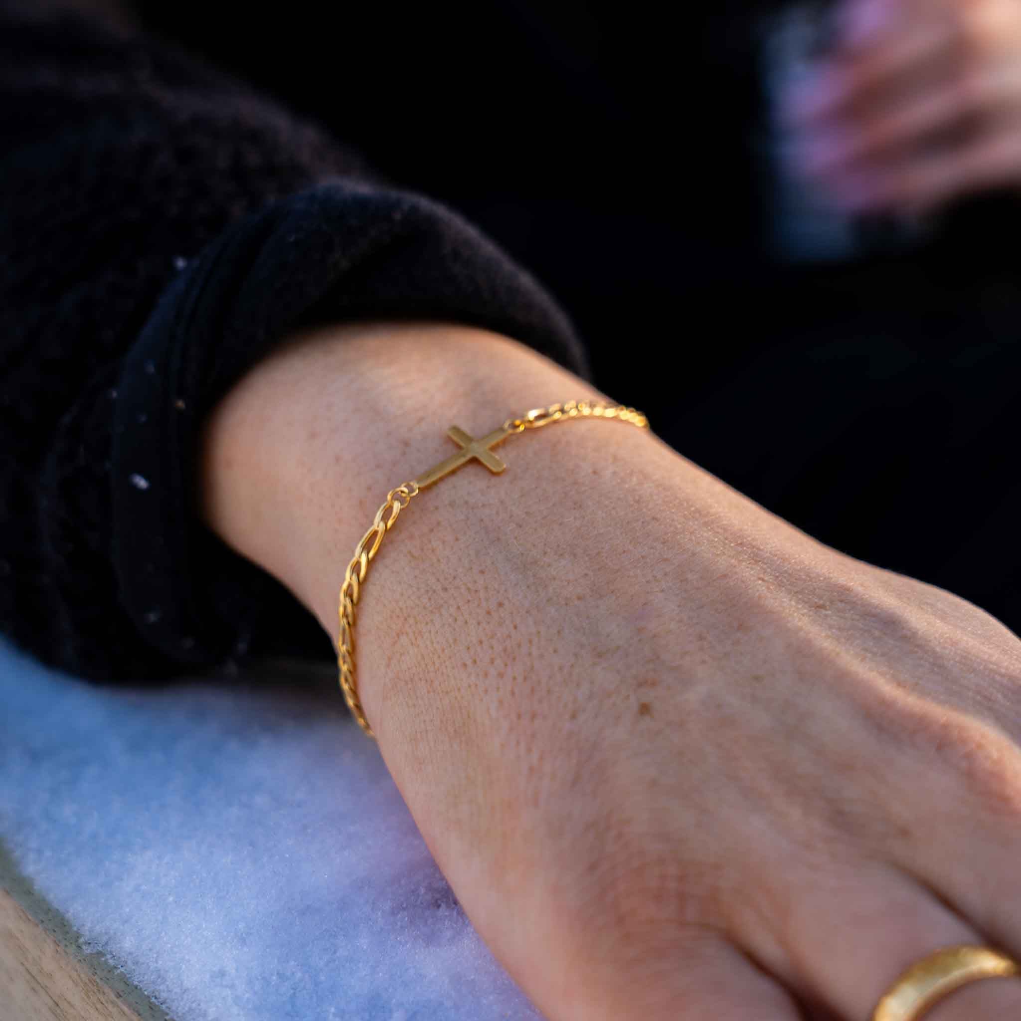 Antique Cross Armbånd, Guldbelagt