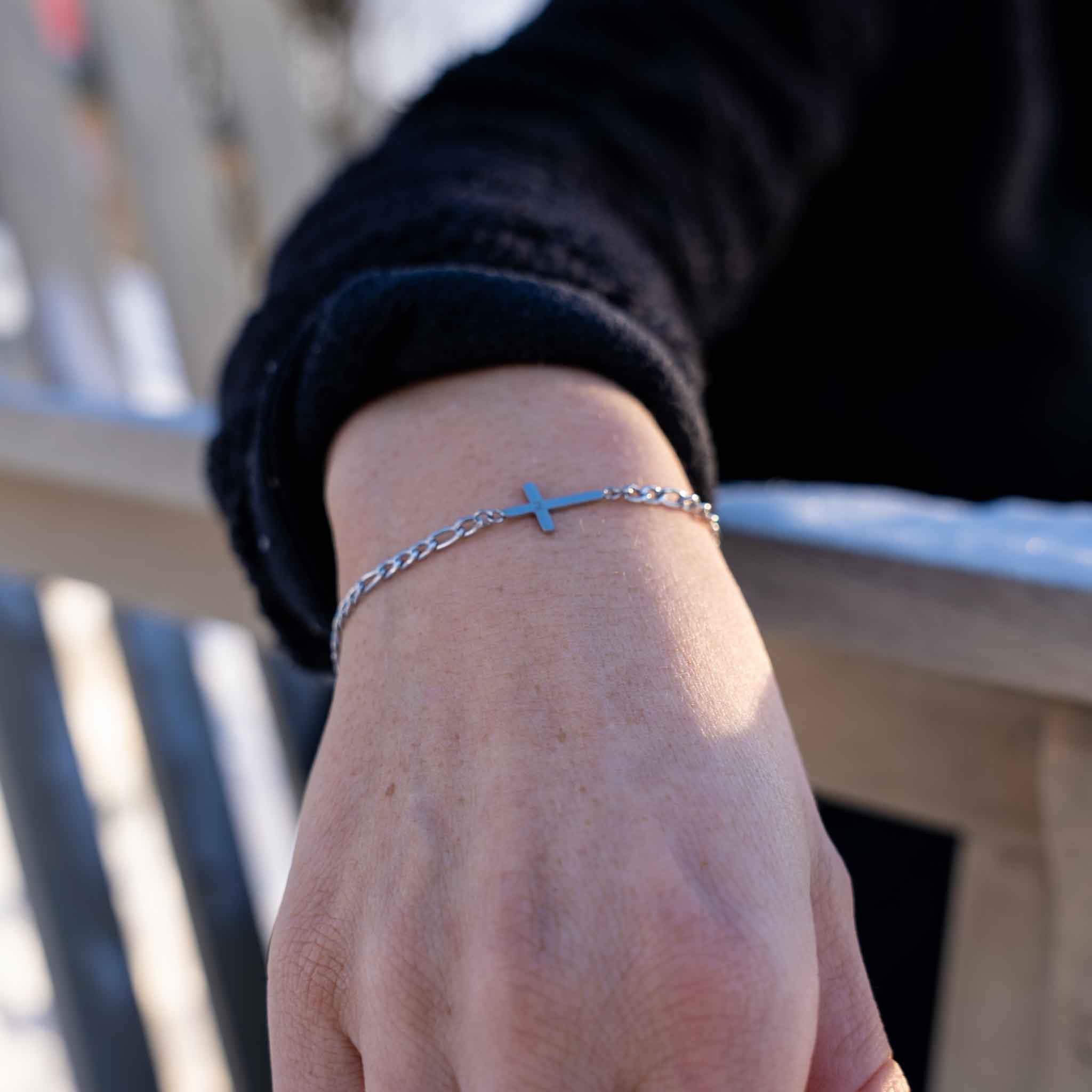 Antique Cross Armbånd, Sølvtonet