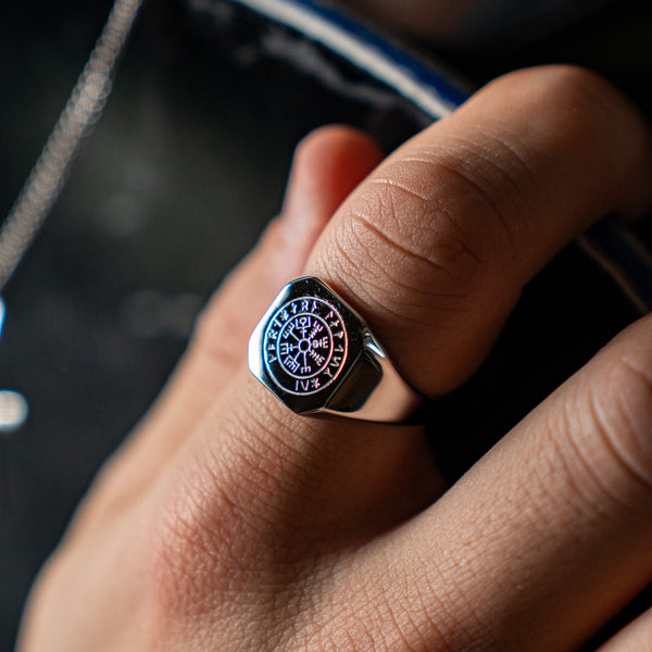 VEGVISIR SIGNET RING (SØLV)