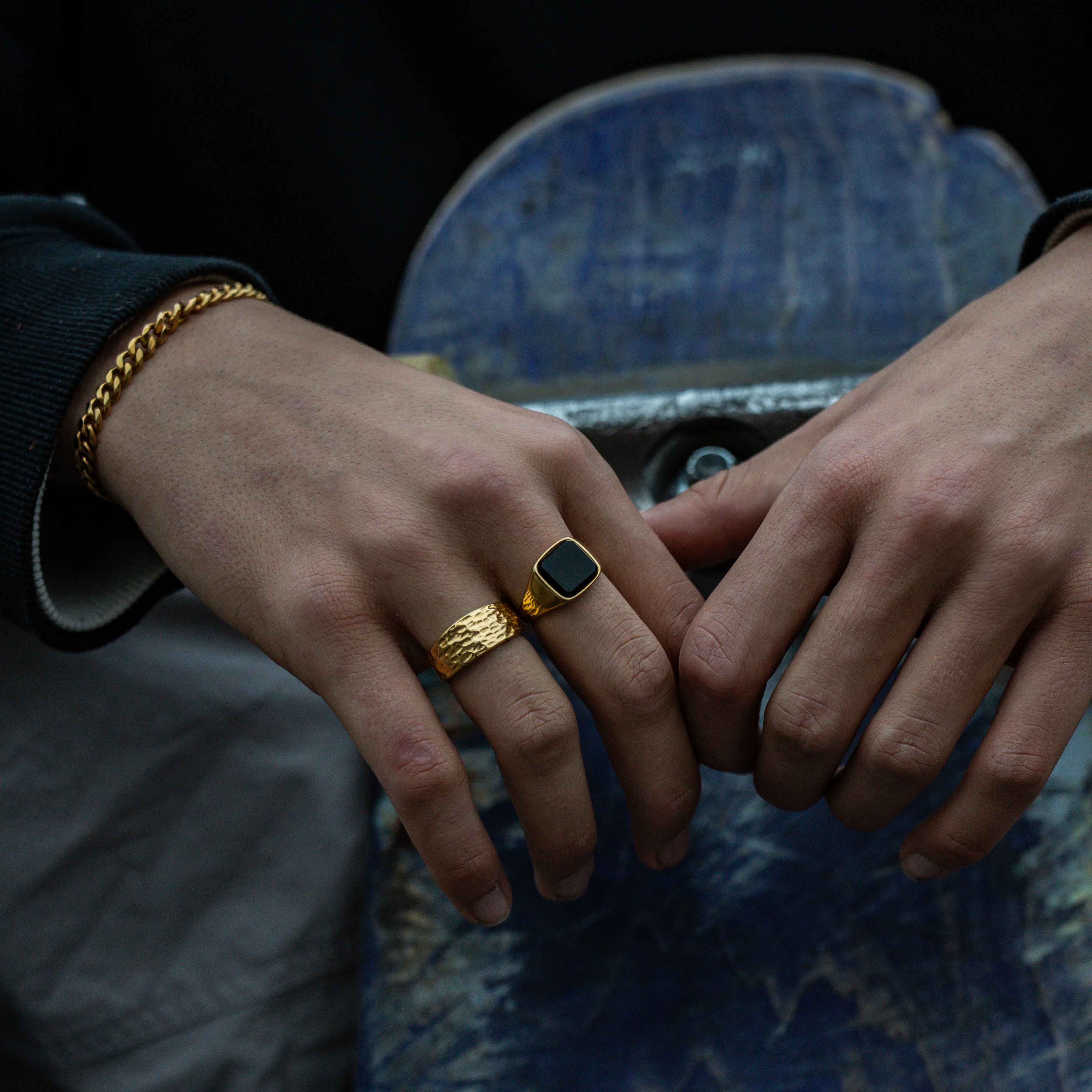 Black Onyx Signature - Guldtonet ring