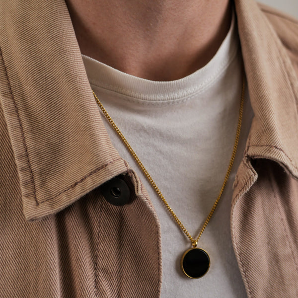 BLACK ONYX HALSKÆDE (GULD)