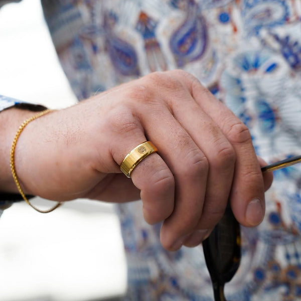 SIEMPRE VEGVISIR BAND RING (GULD)