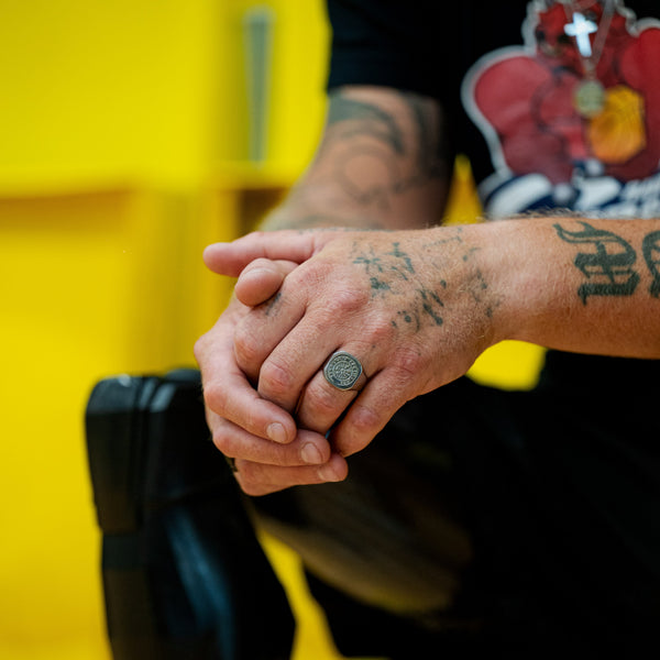 VEGVISIR OVERSIZE SIGNET RING (SØLV)
