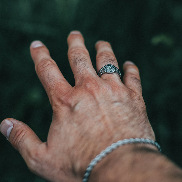 VEGVISIR CHAIN SIGNET RING (SØLV)
